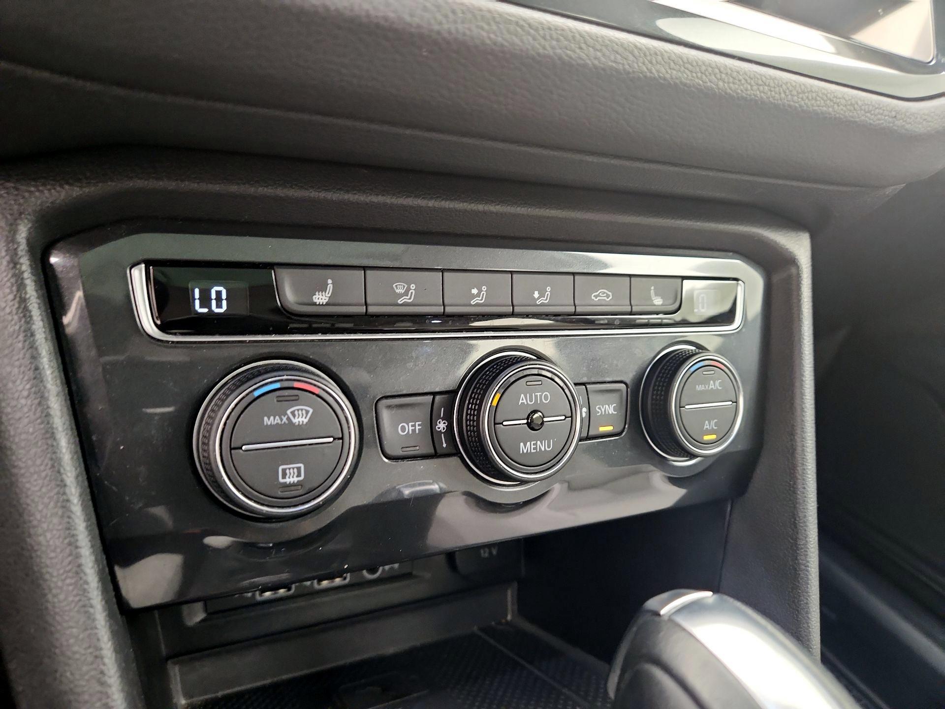 Thumbnail: 2020 Volkswagen Tiguan - 16