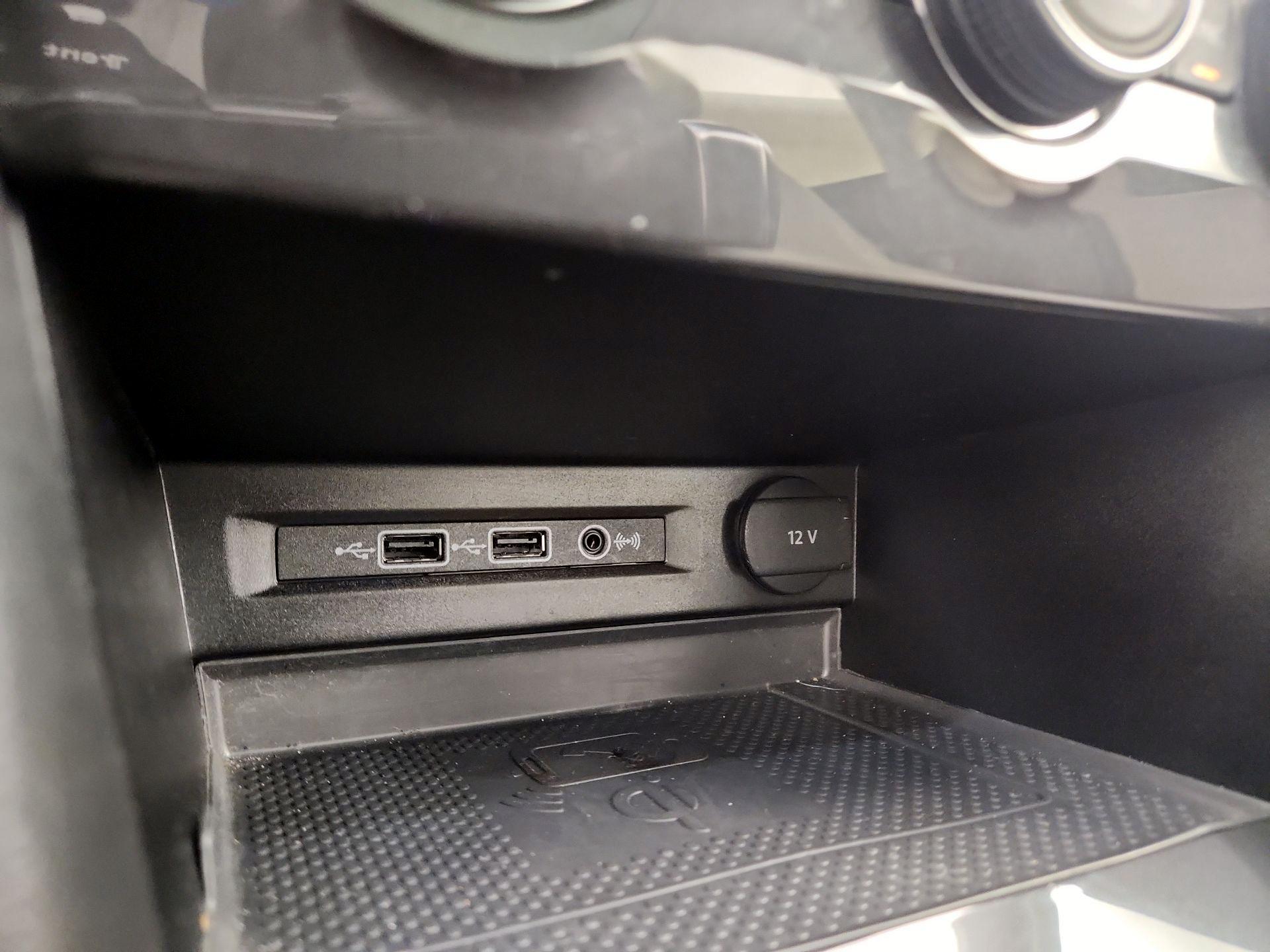 Thumbnail: 2020 Volkswagen Tiguan - 18