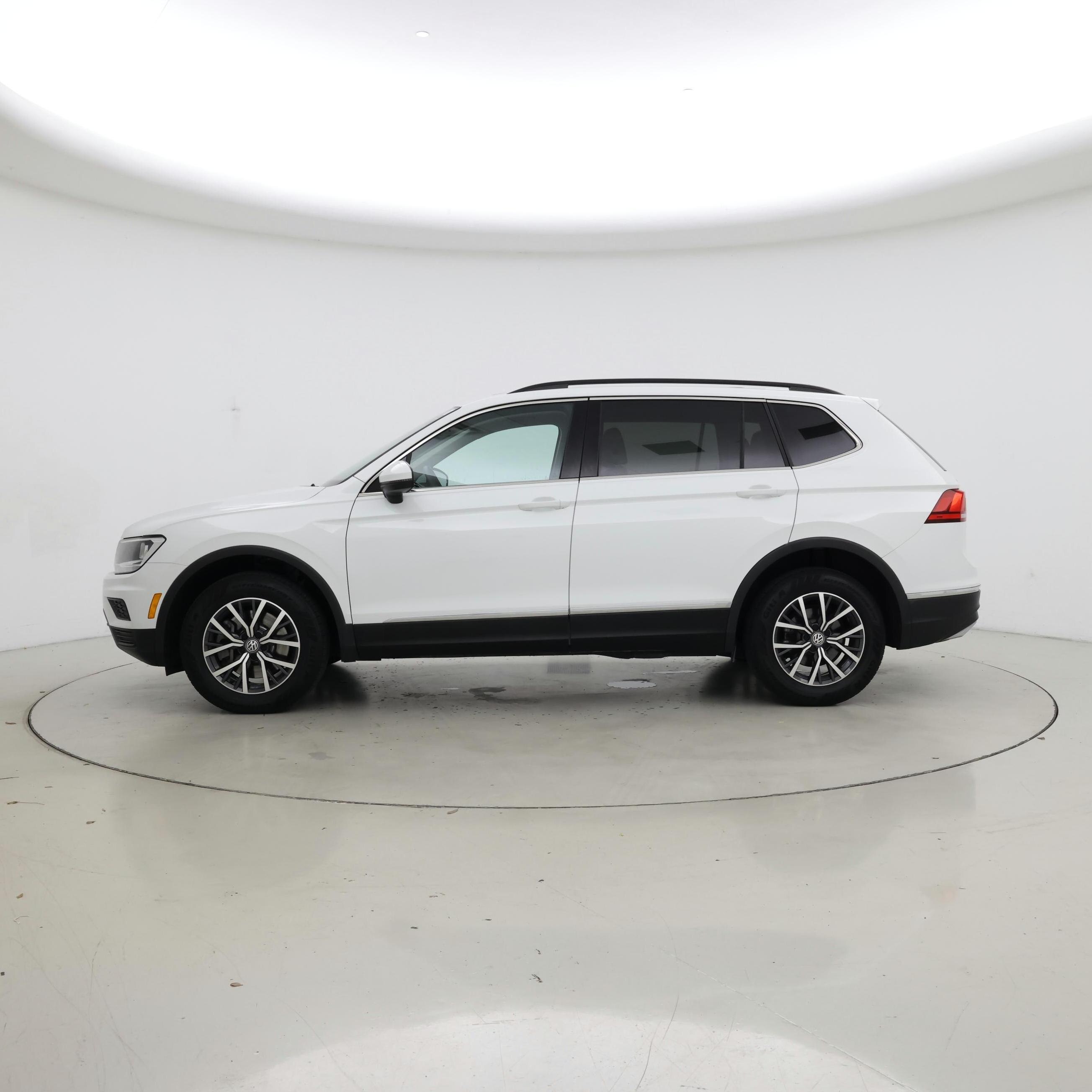 Thumbnail: 2020 Volkswagen Tiguan - 3