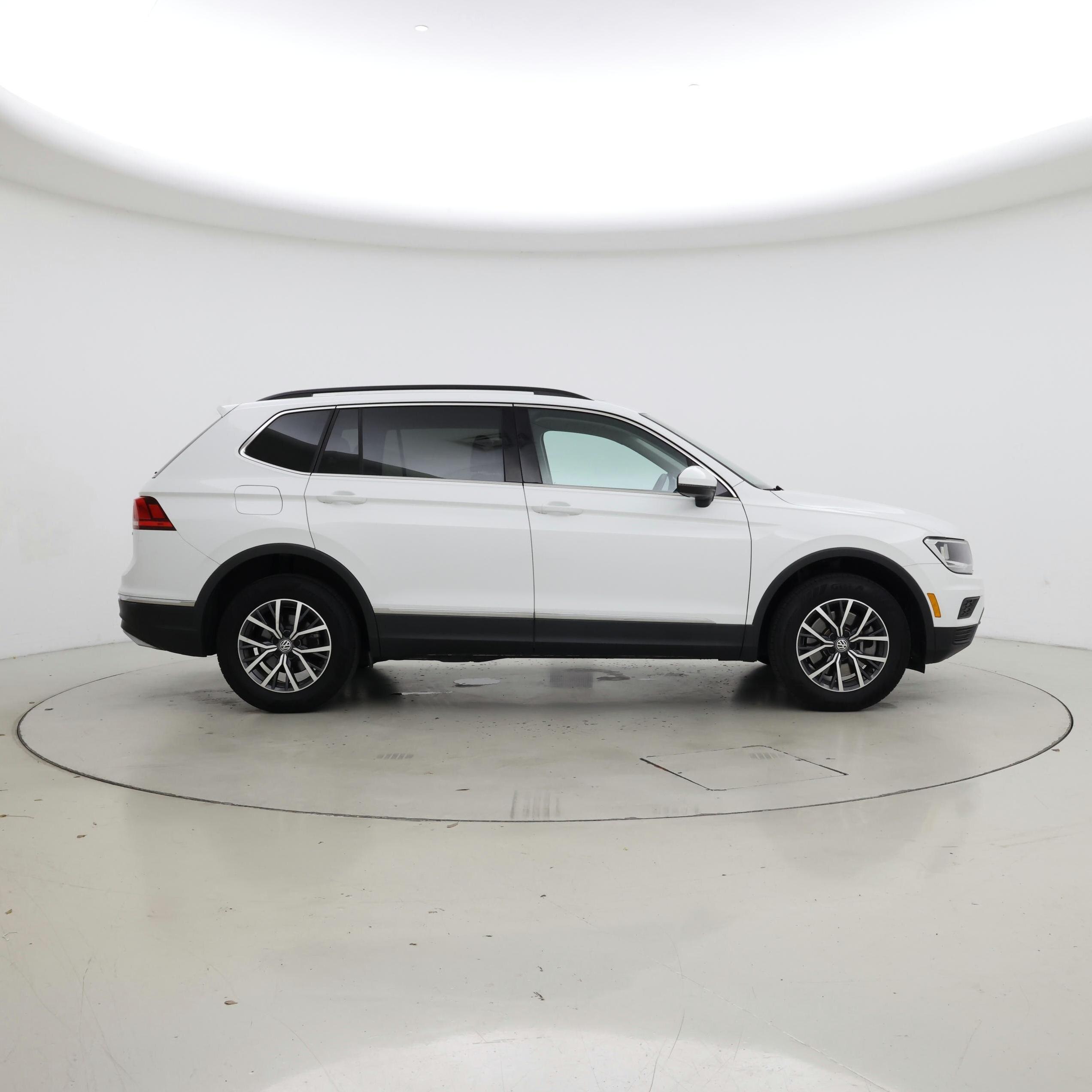 Thumbnail: 2020 Volkswagen Tiguan - 7