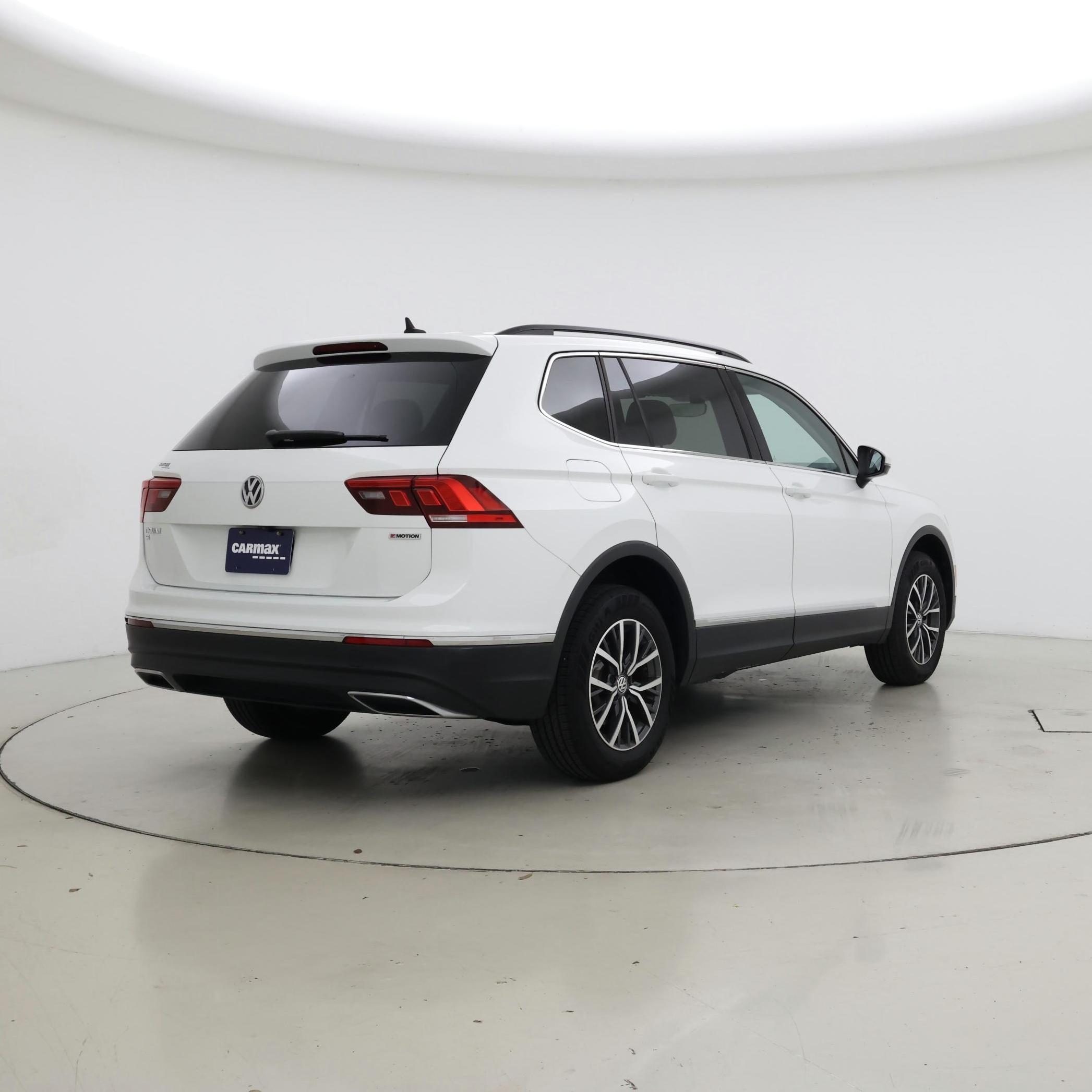 Thumbnail: 2020 Volkswagen Tiguan - 8