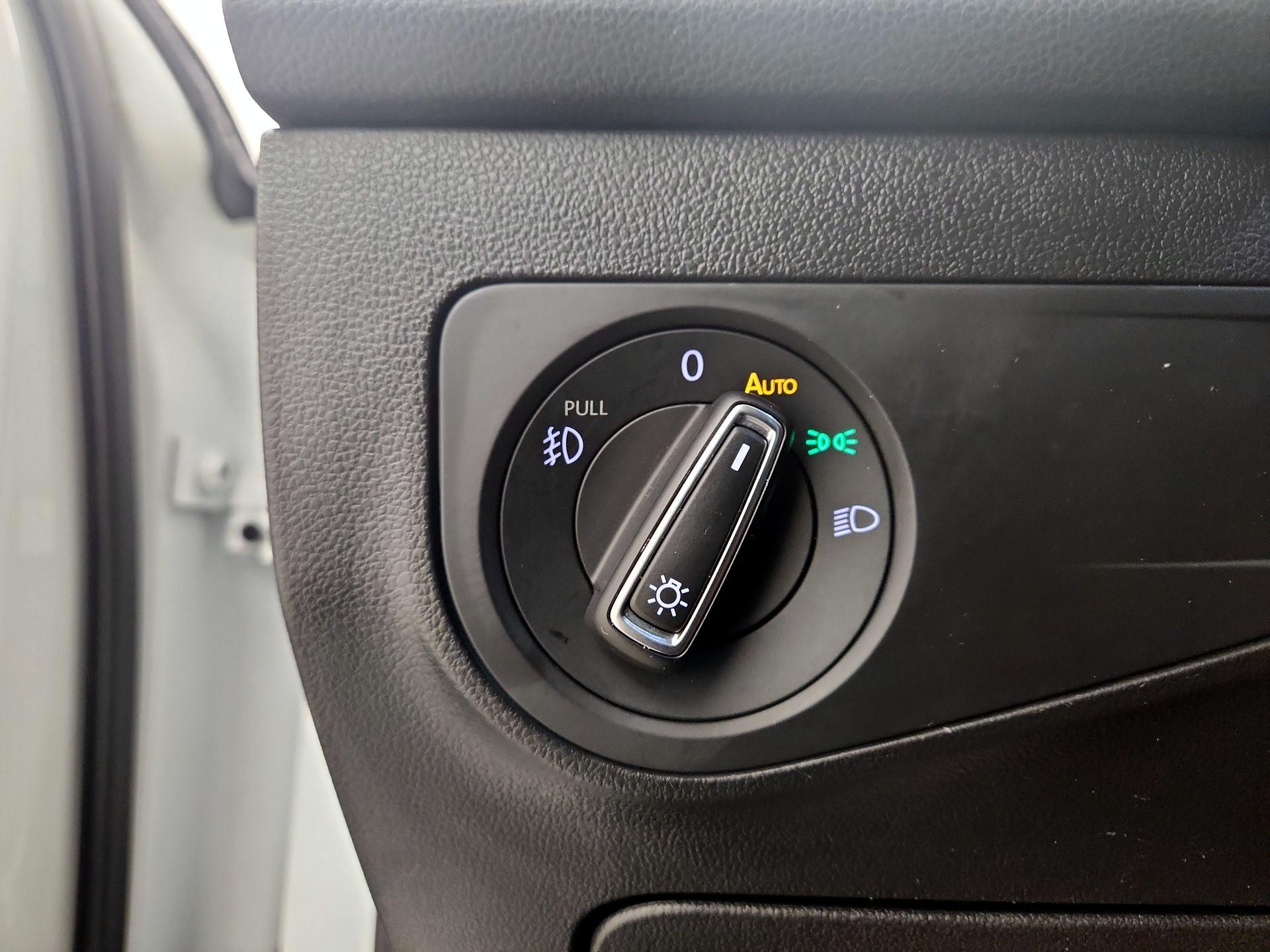 Thumbnail: 2021 Volkswagen Tiguan - 13