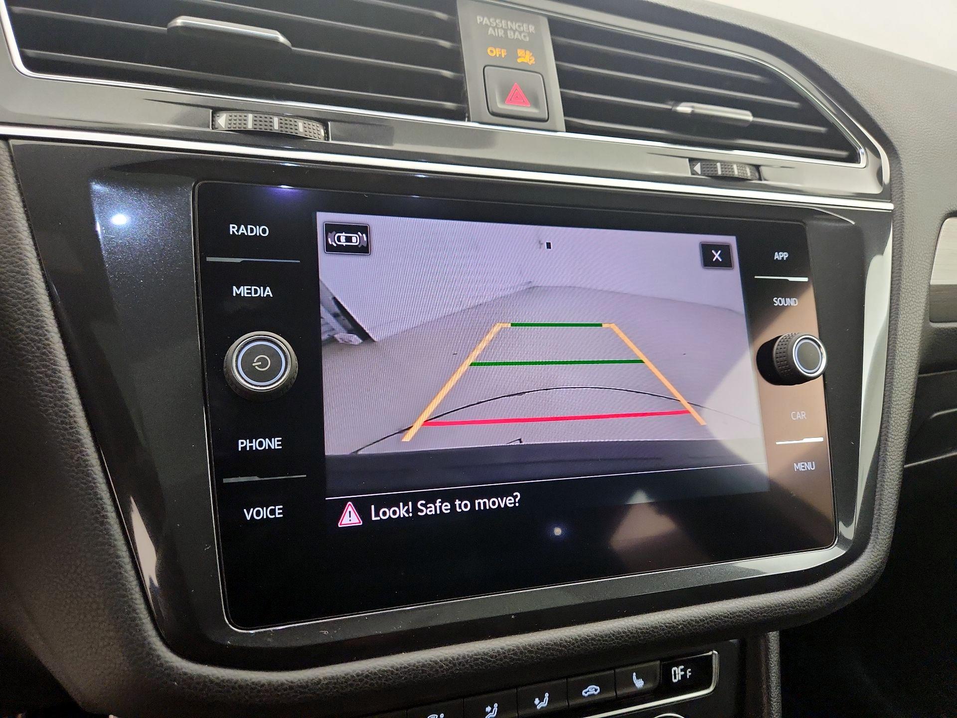 Thumbnail: 2021 Volkswagen Tiguan - 14