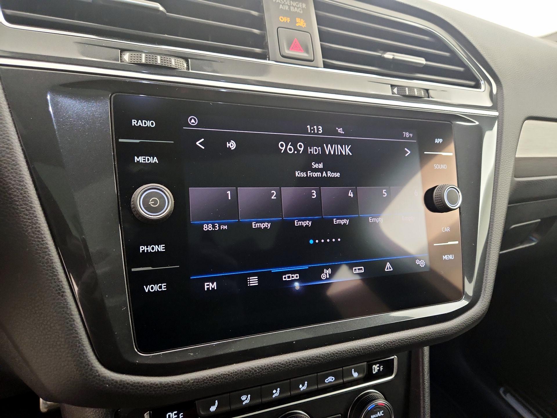 Thumbnail: 2021 Volkswagen Tiguan - 15