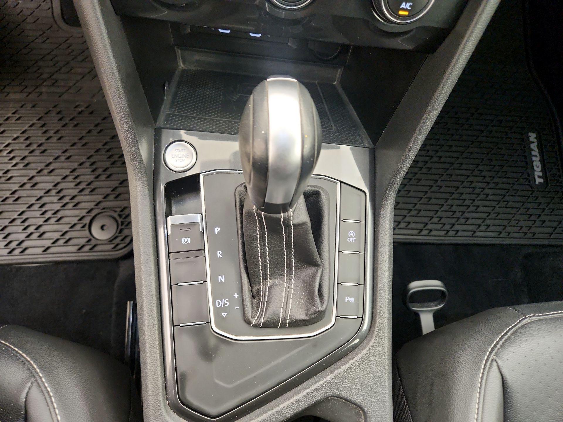 Thumbnail: 2021 Volkswagen Tiguan - 17