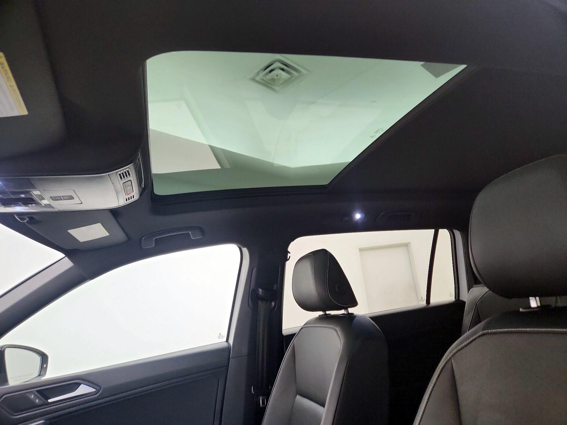 Thumbnail: 2021 Volkswagen Tiguan - 19