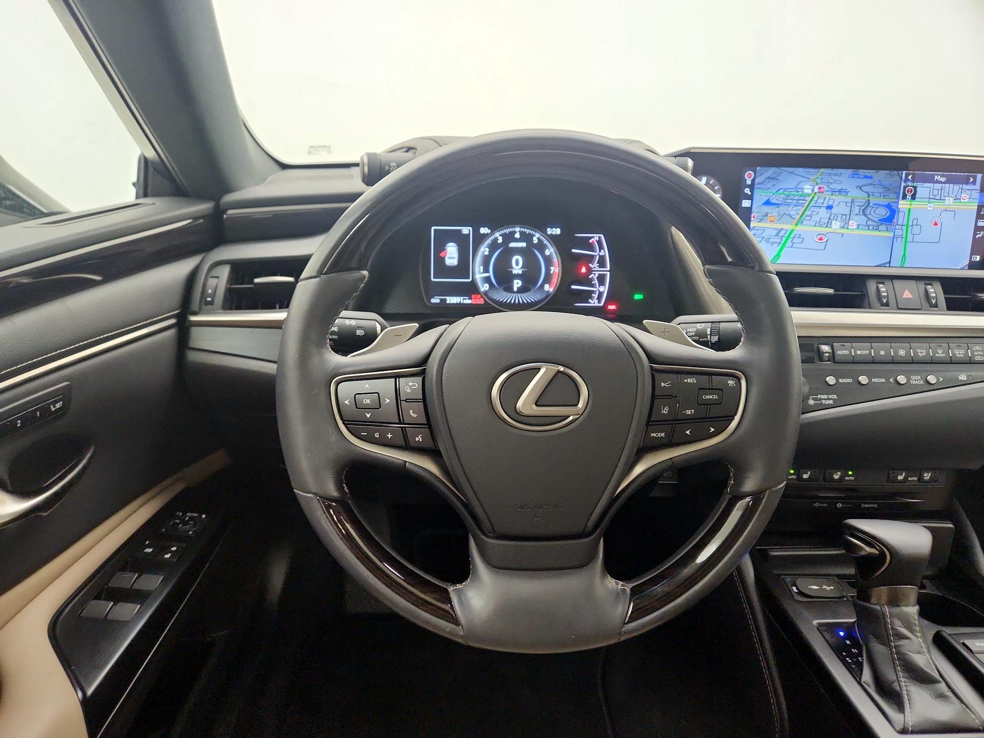 Thumbnail: 2020 Lexus ES - 10