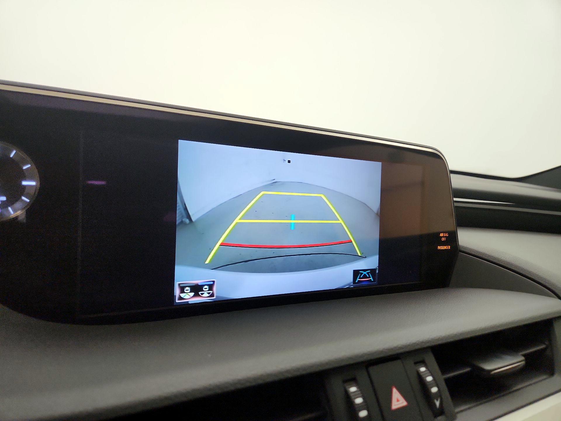 Thumbnail: 2020 Lexus ES - 15