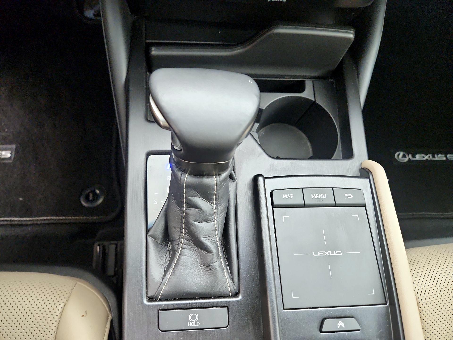 Thumbnail: 2020 Lexus ES - 18