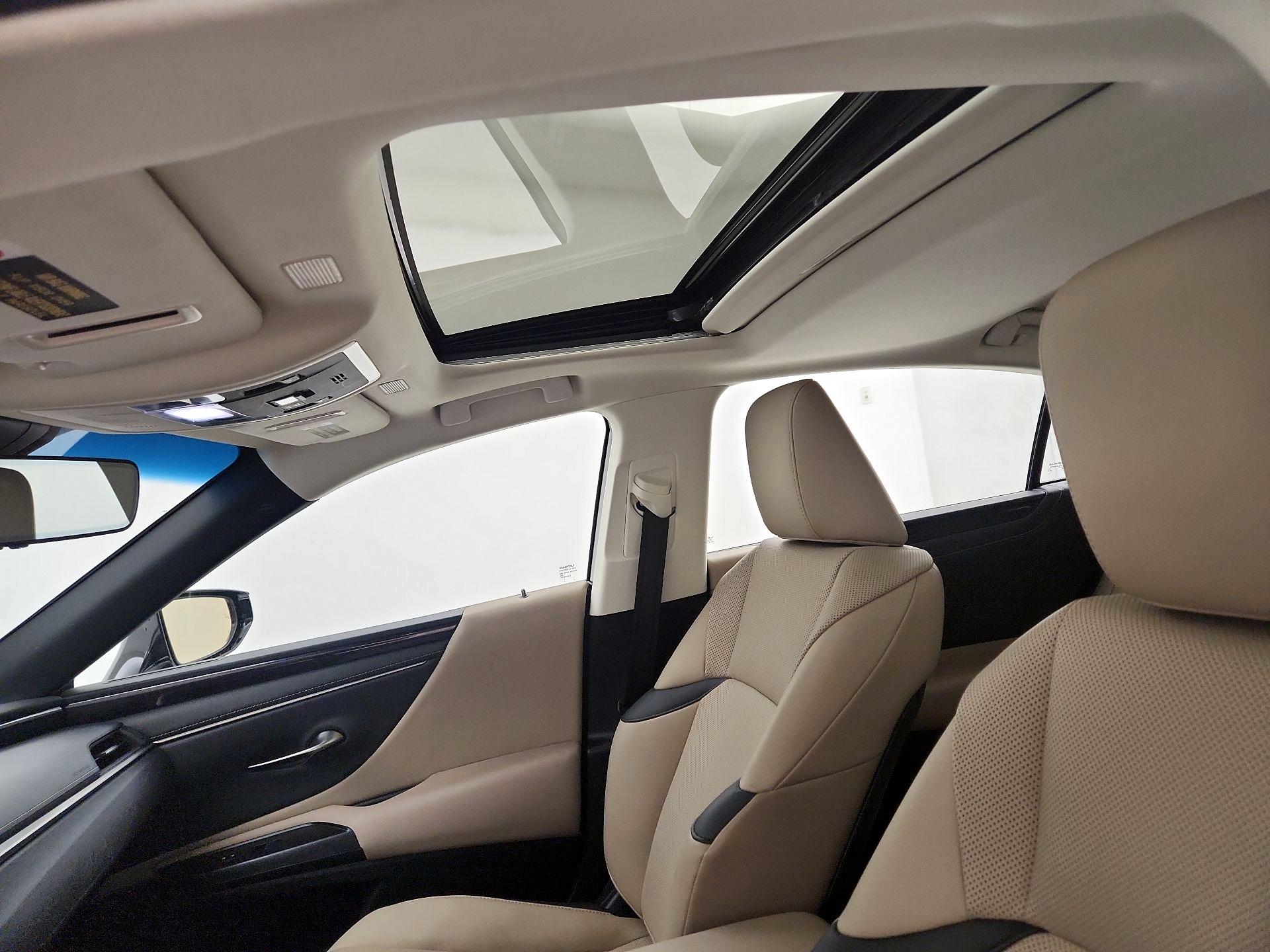 Thumbnail: 2020 Lexus ES - 20