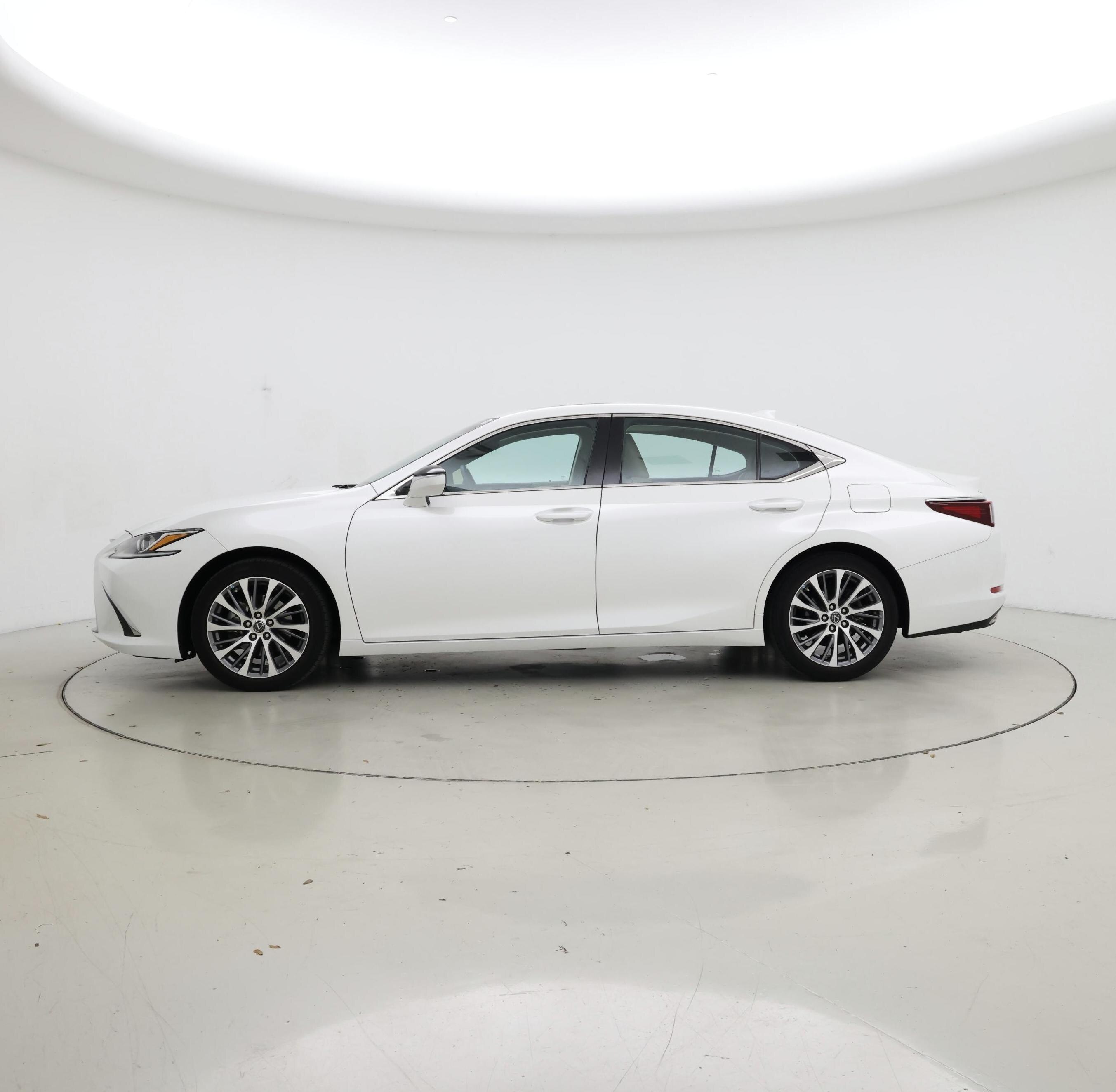 Thumbnail: 2020 Lexus ES - 3