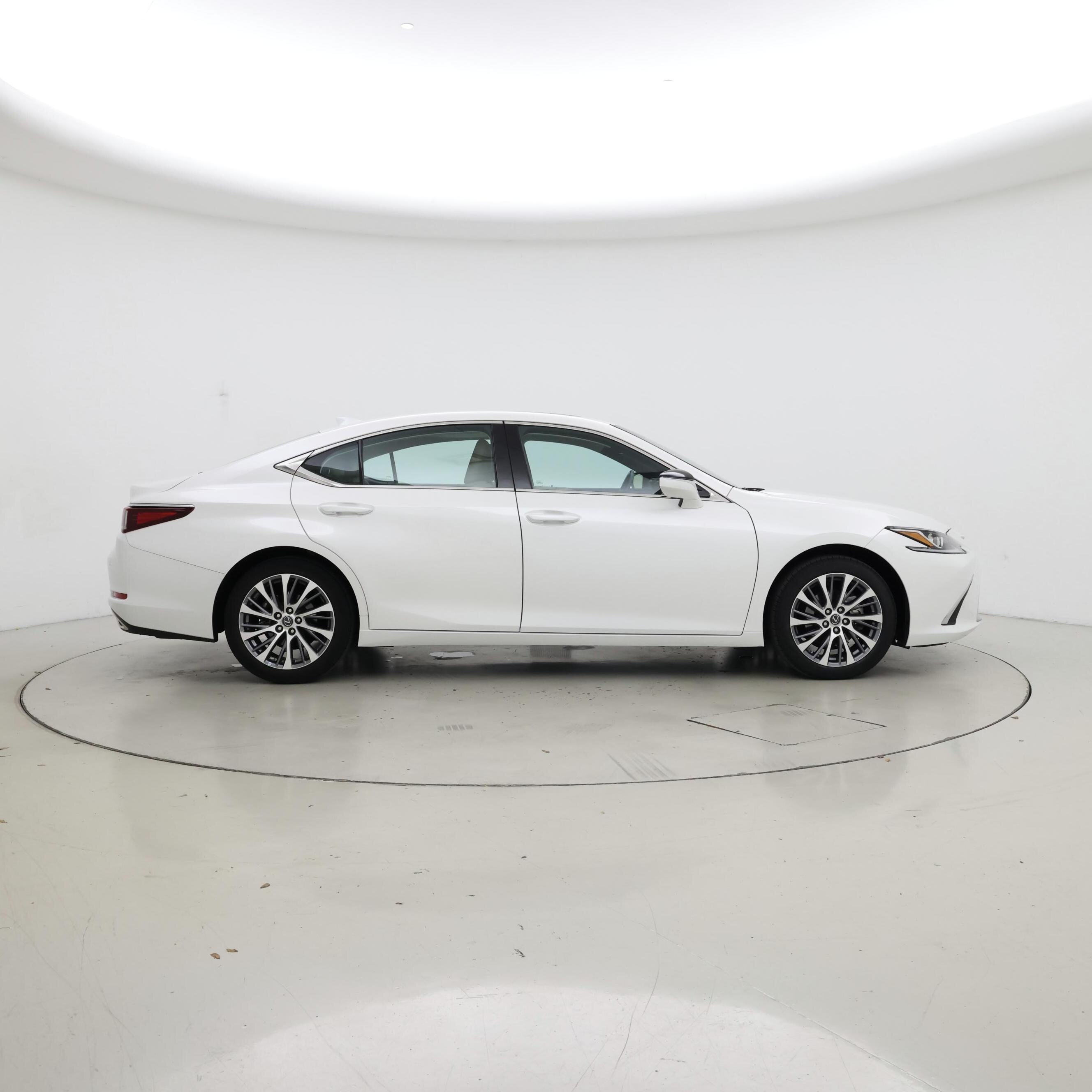 Thumbnail: 2020 Lexus ES - 7