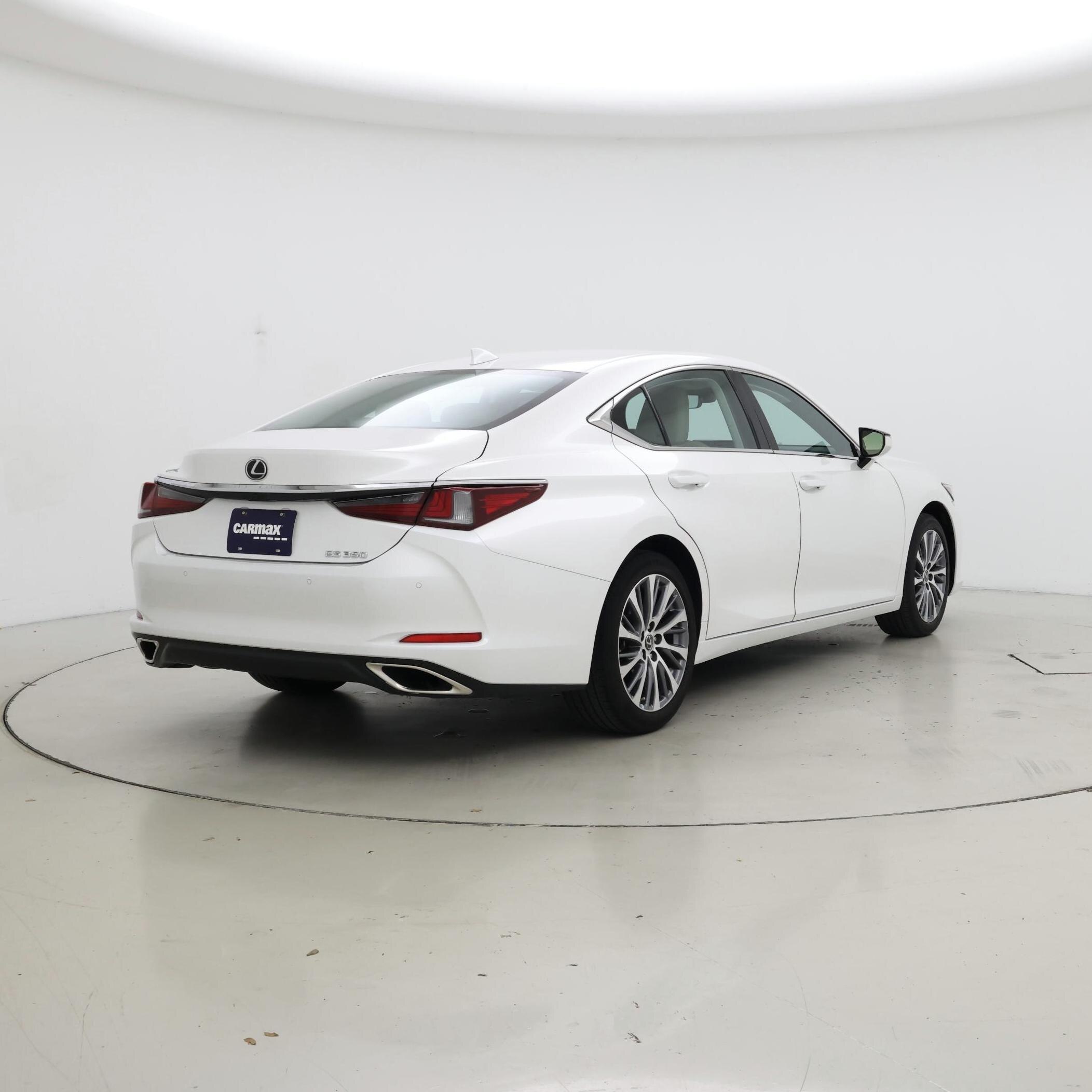 Thumbnail: 2020 Lexus ES - 8