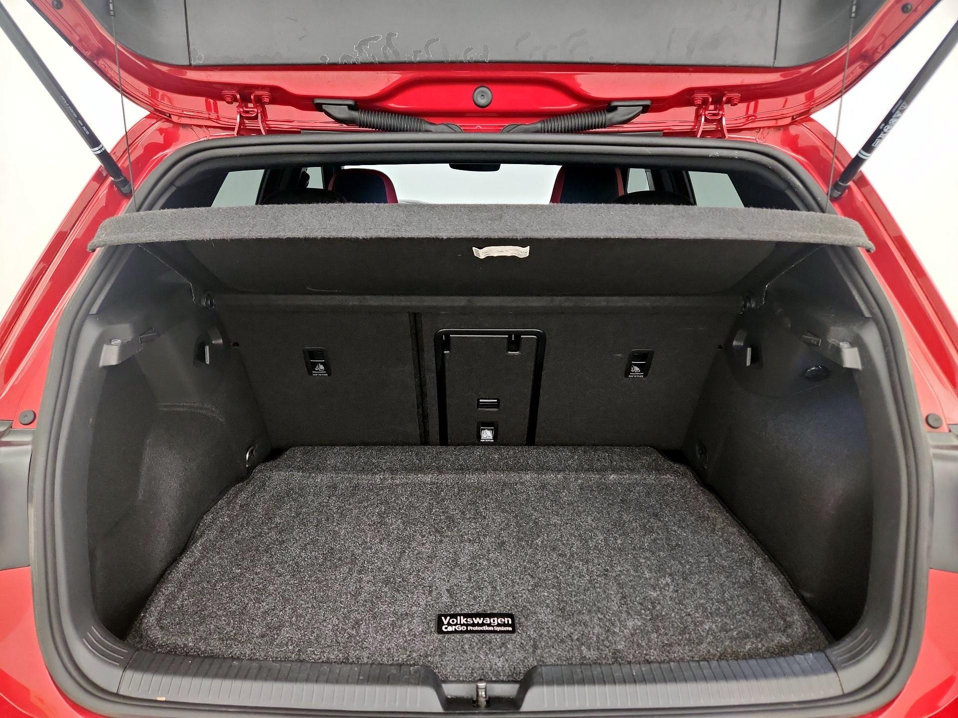 Thumbnail: 2024 Volkswagen Golf - 20