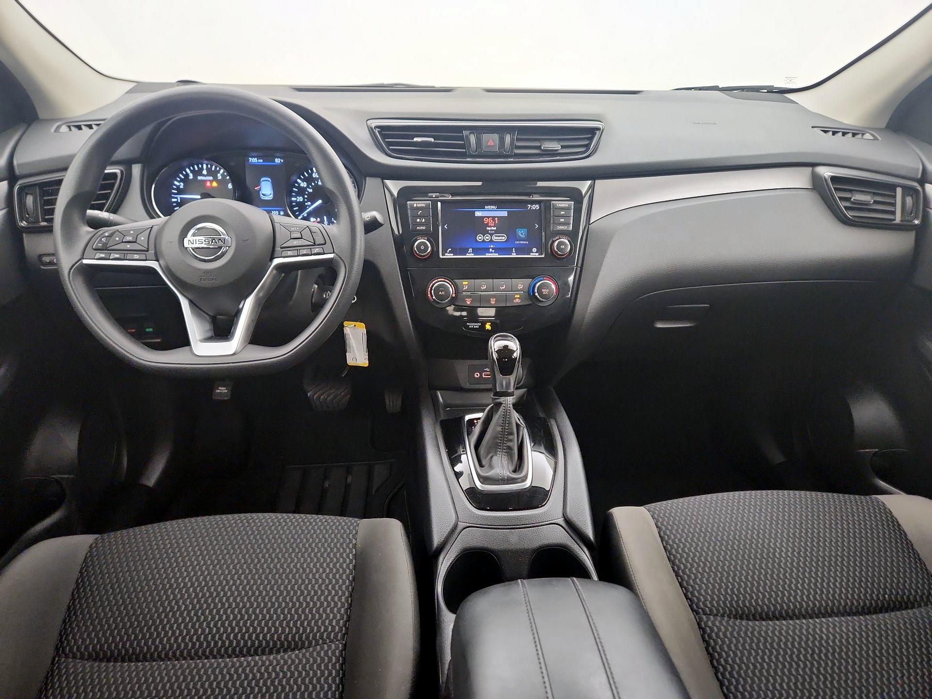 Thumbnail: 2022 Nissan Rogue Sport - 9