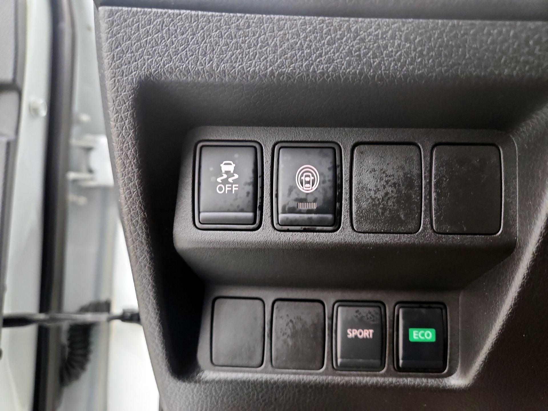 Thumbnail: 2022 Nissan Rogue Sport - 13