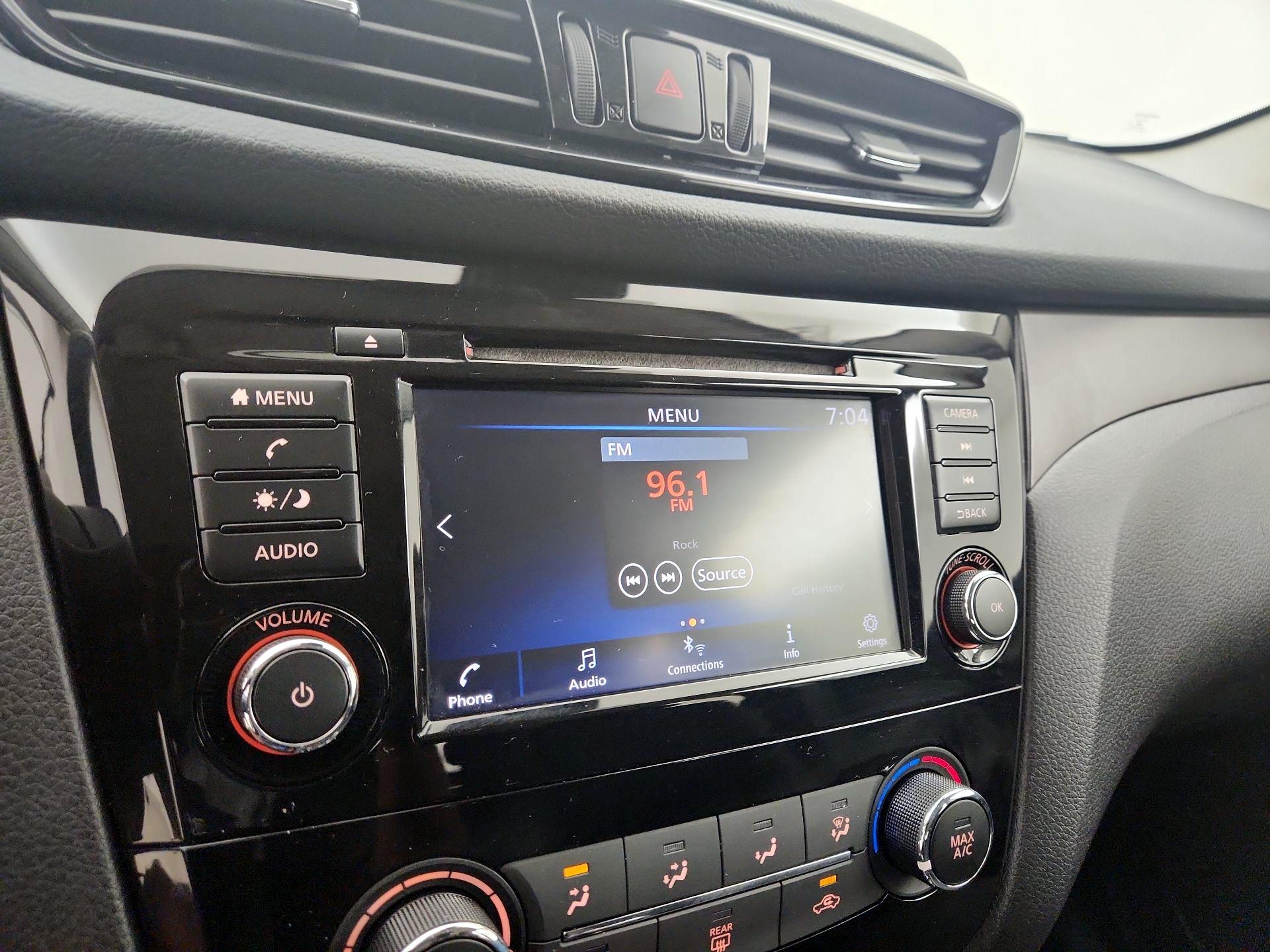 Thumbnail: 2022 Nissan Rogue Sport - 15