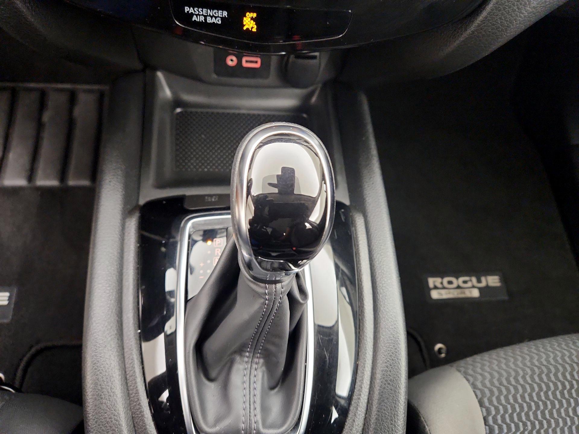 Thumbnail: 2022 Nissan Rogue Sport - 17