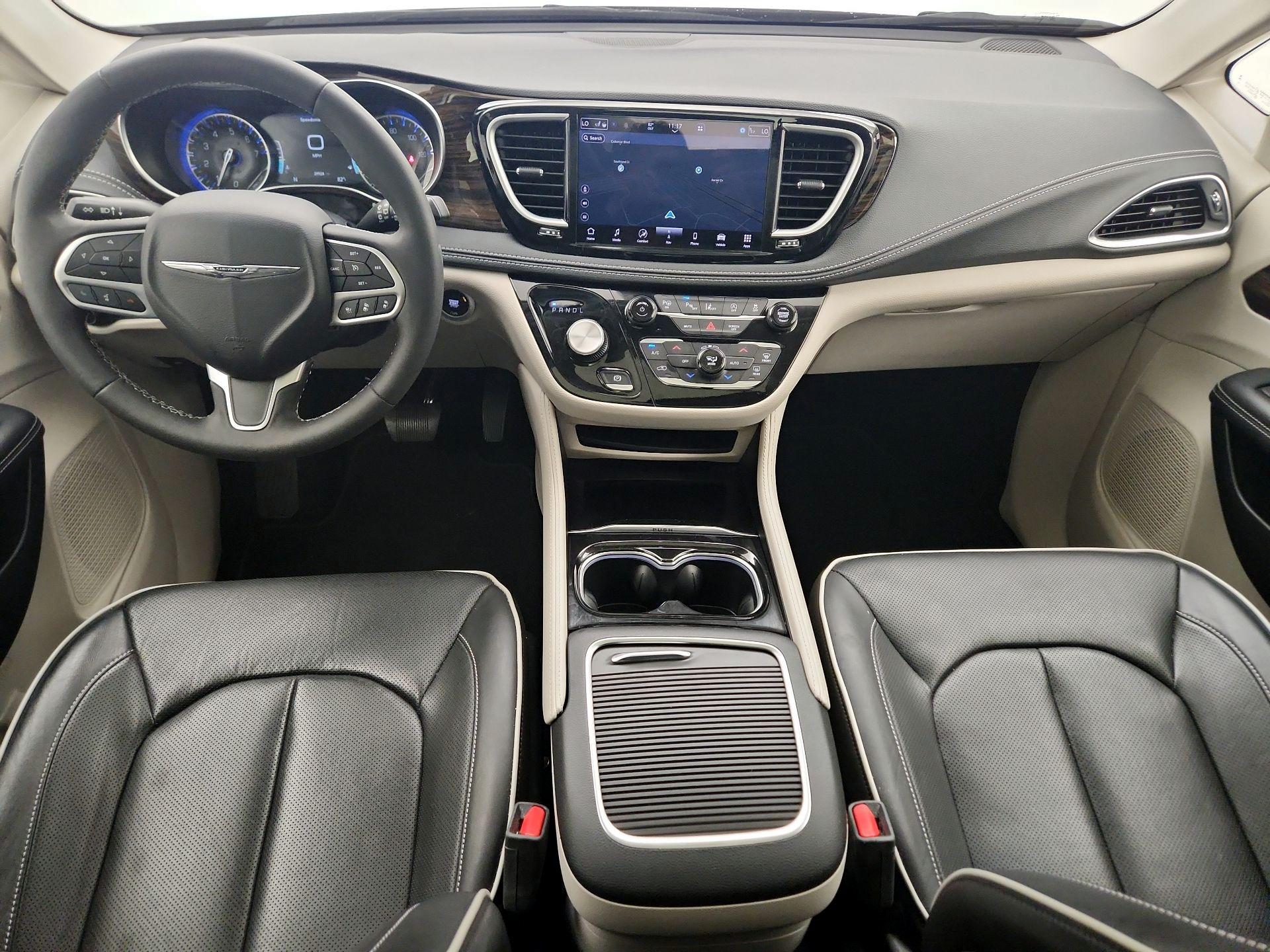 Thumbnail: 2023 Chrysler Pacifica - 9