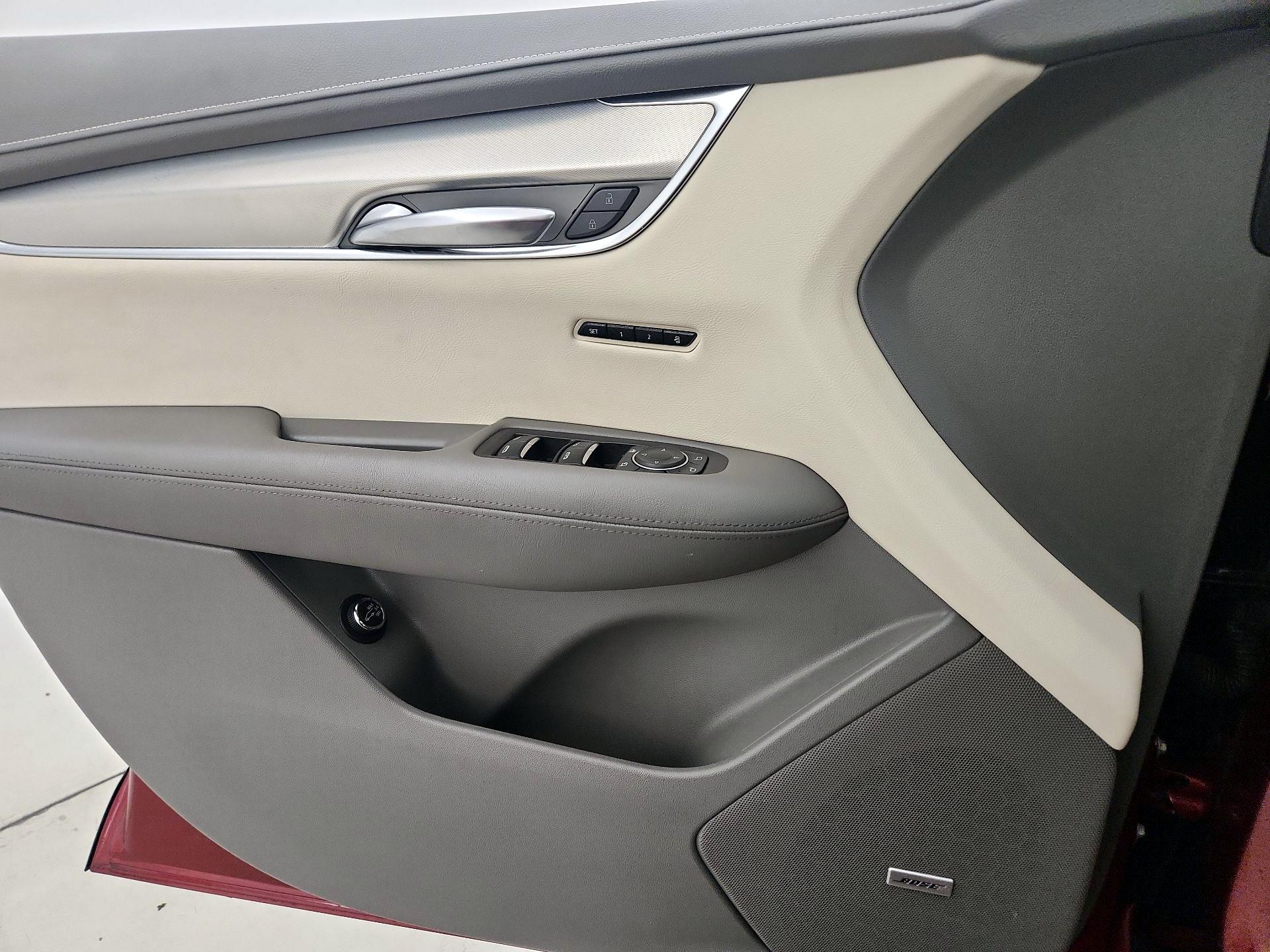 Thumbnail: 2020 Cadillac XT5 - 12