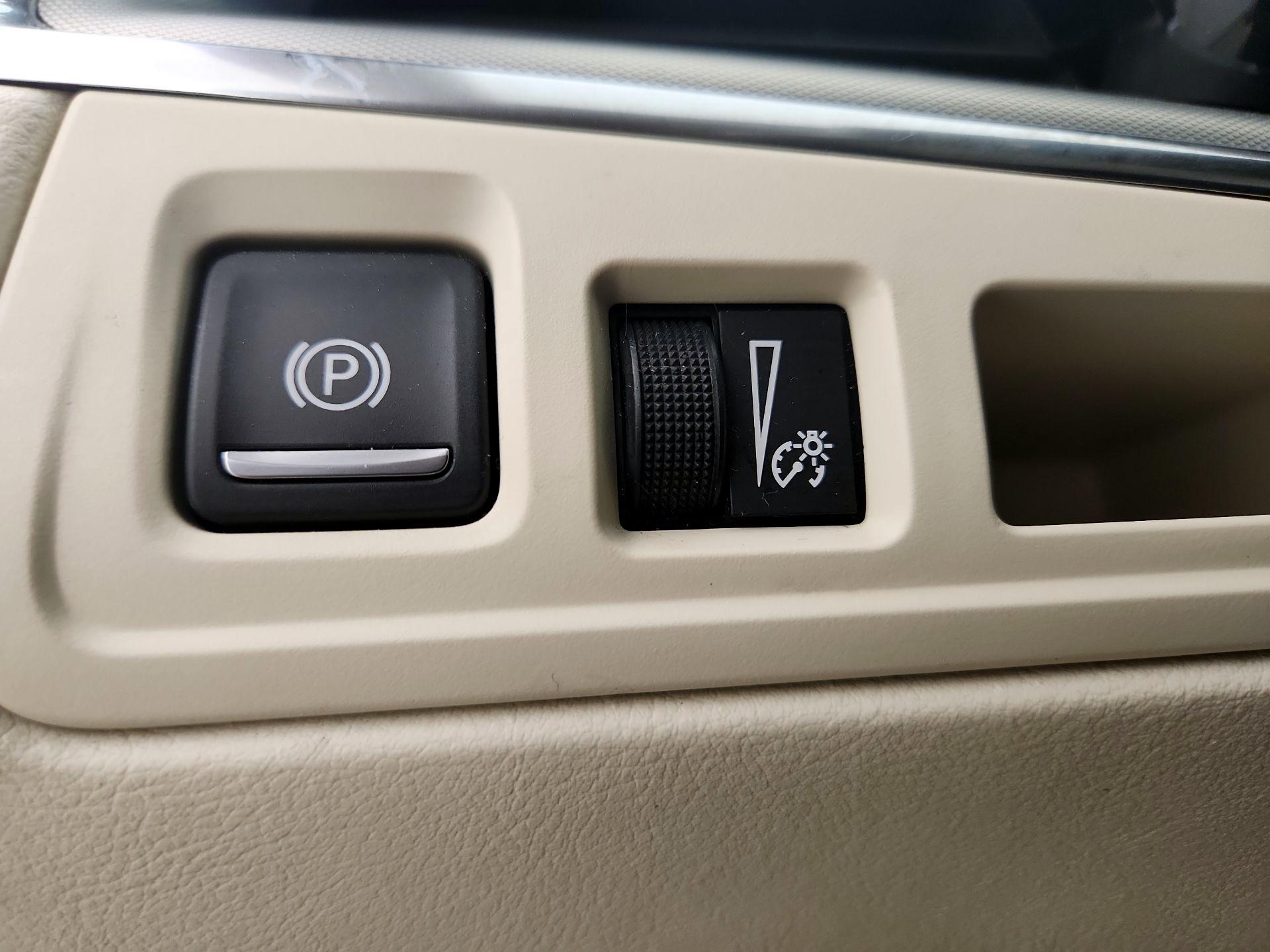 Thumbnail: 2020 Cadillac XT5 - 13