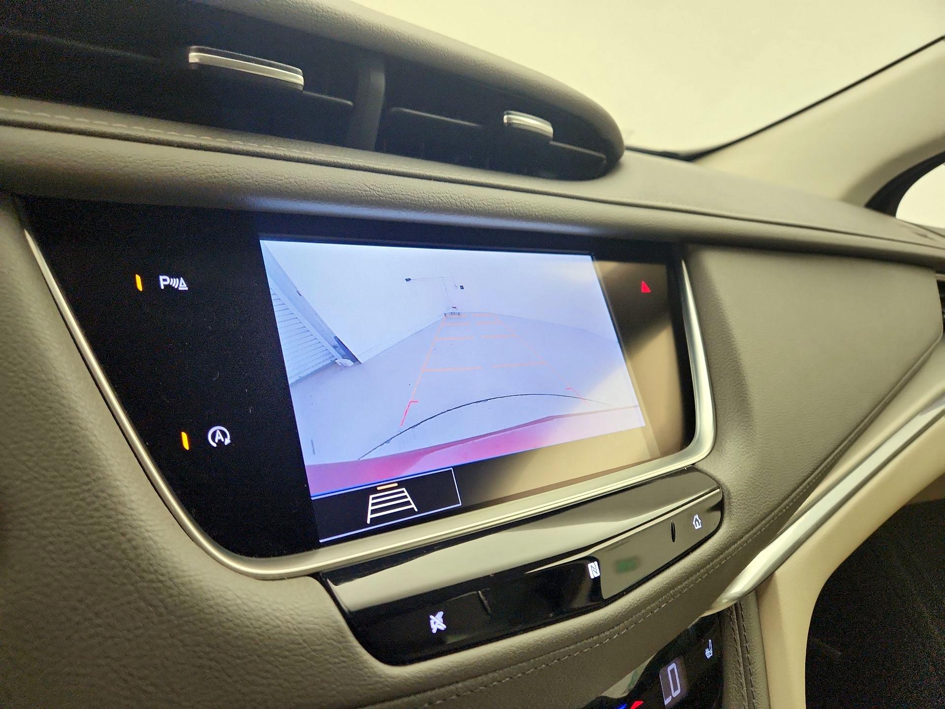 Thumbnail: 2020 Cadillac XT5 - 14