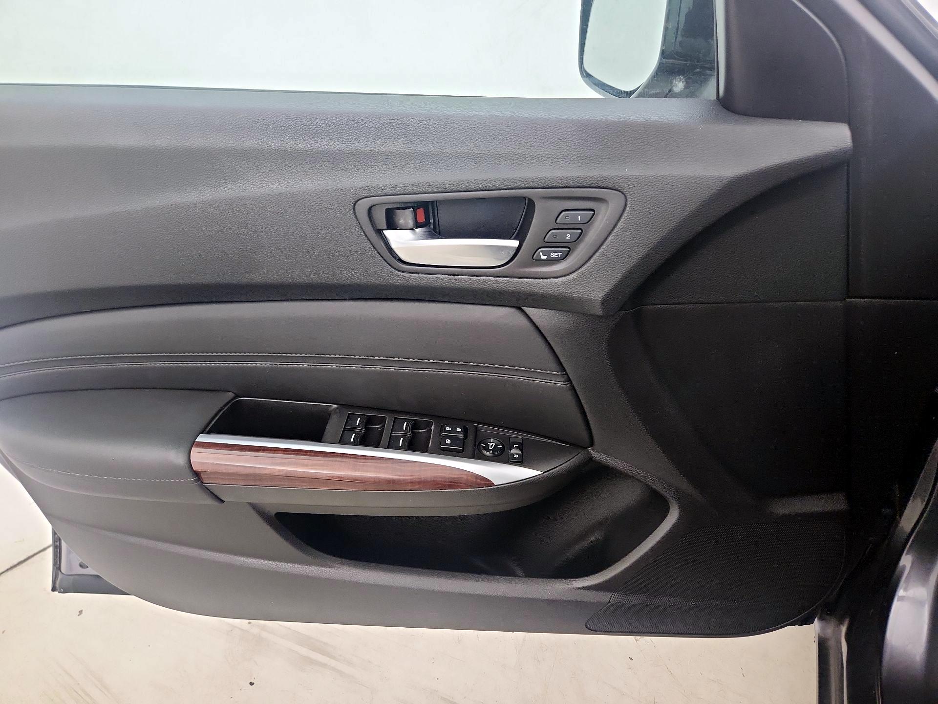 Thumbnail: 2017 Acura TLX - 12