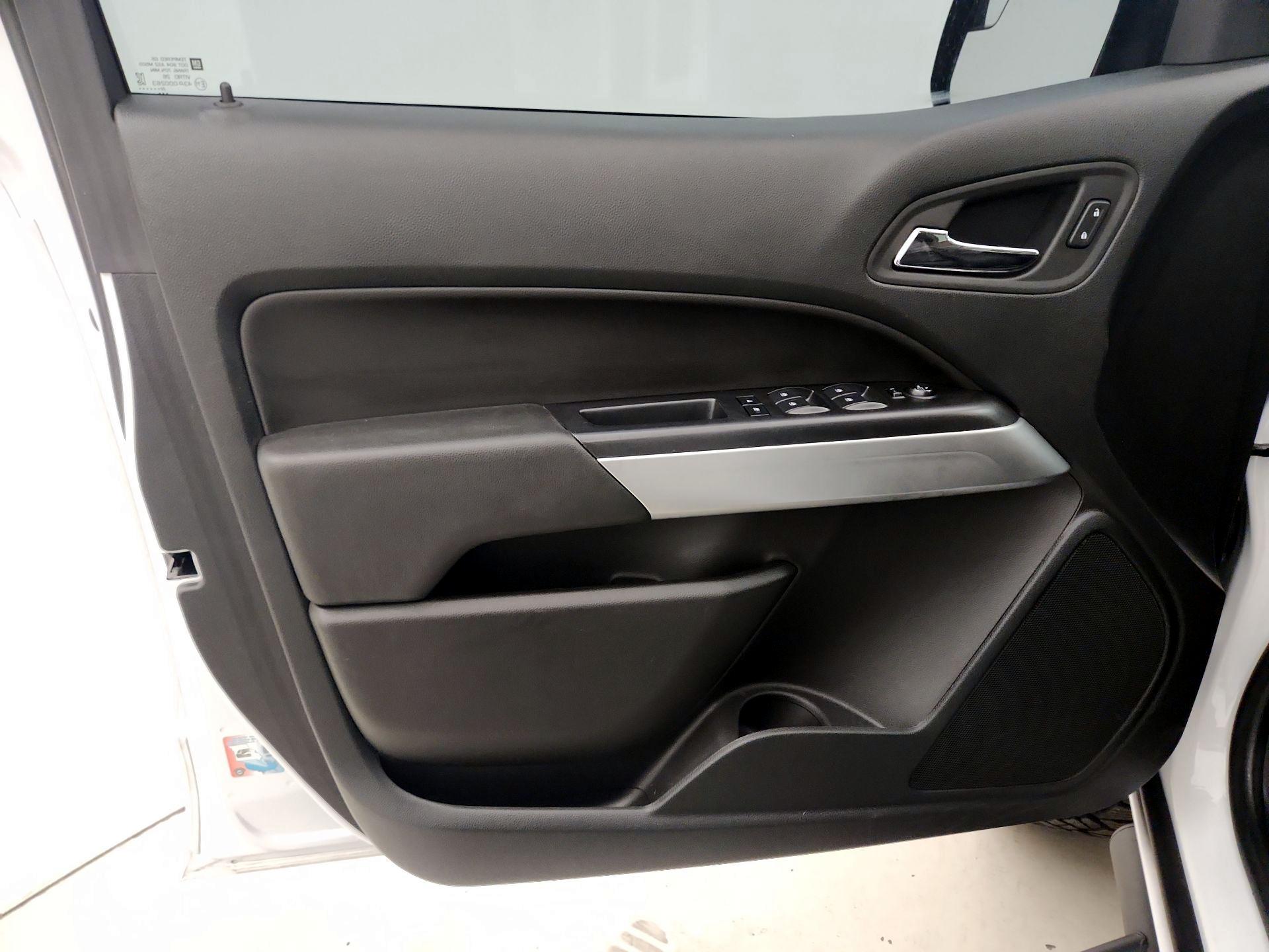 Thumbnail: 2022 Chevrolet Colorado - 12