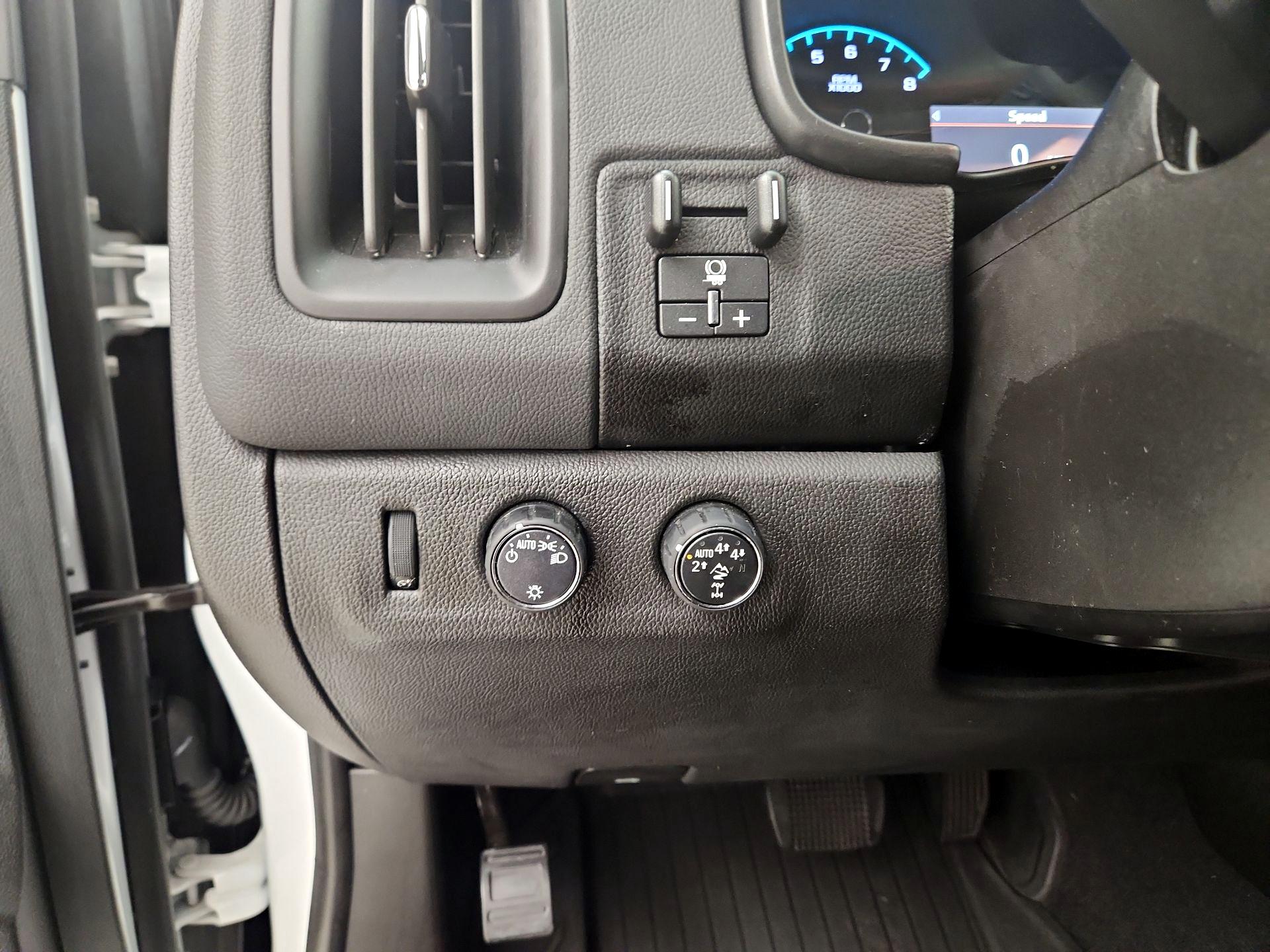 Thumbnail: 2022 Chevrolet Colorado - 13