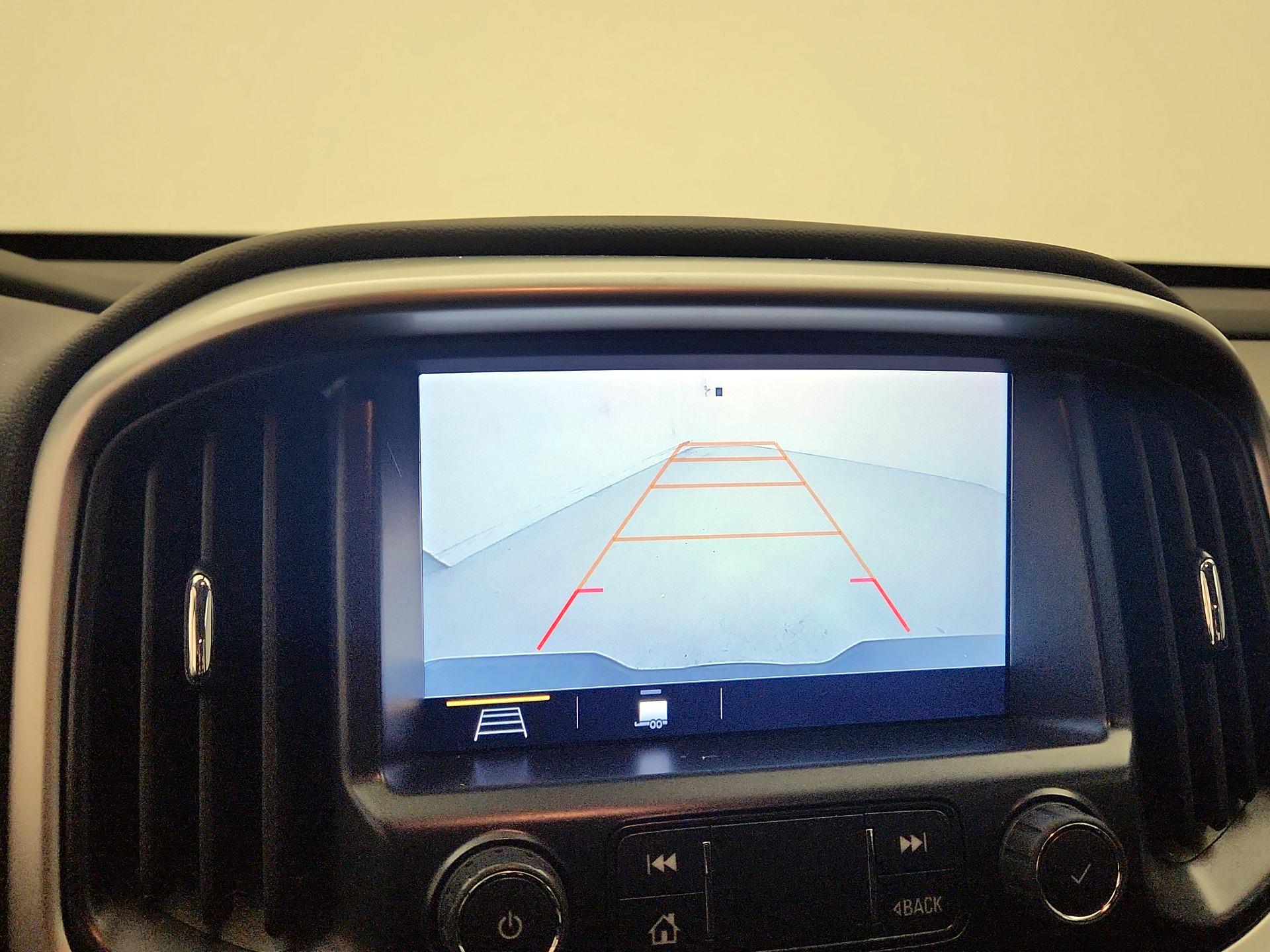 Thumbnail: 2022 Chevrolet Colorado - 14