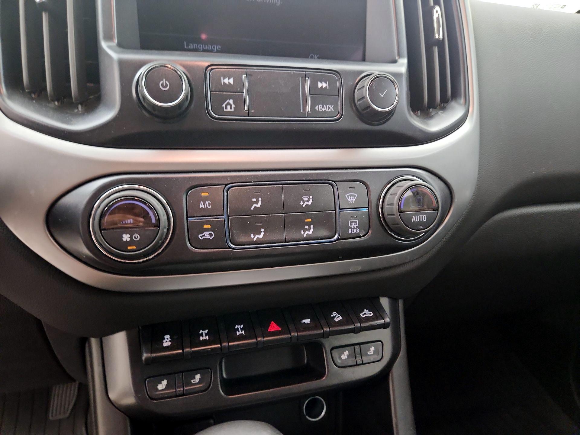 Thumbnail: 2022 Chevrolet Colorado - 16