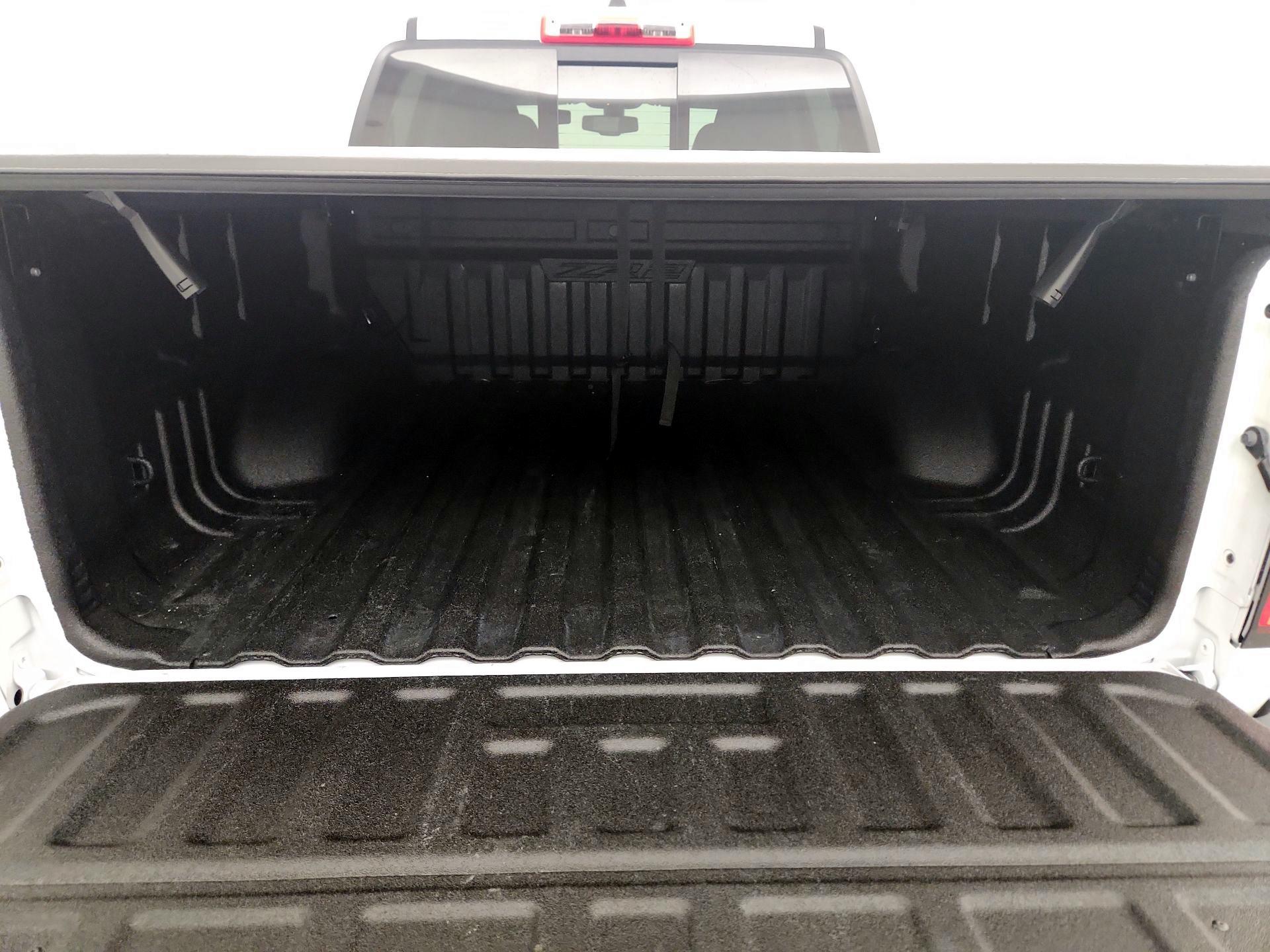 Thumbnail: 2022 Chevrolet Colorado - 20