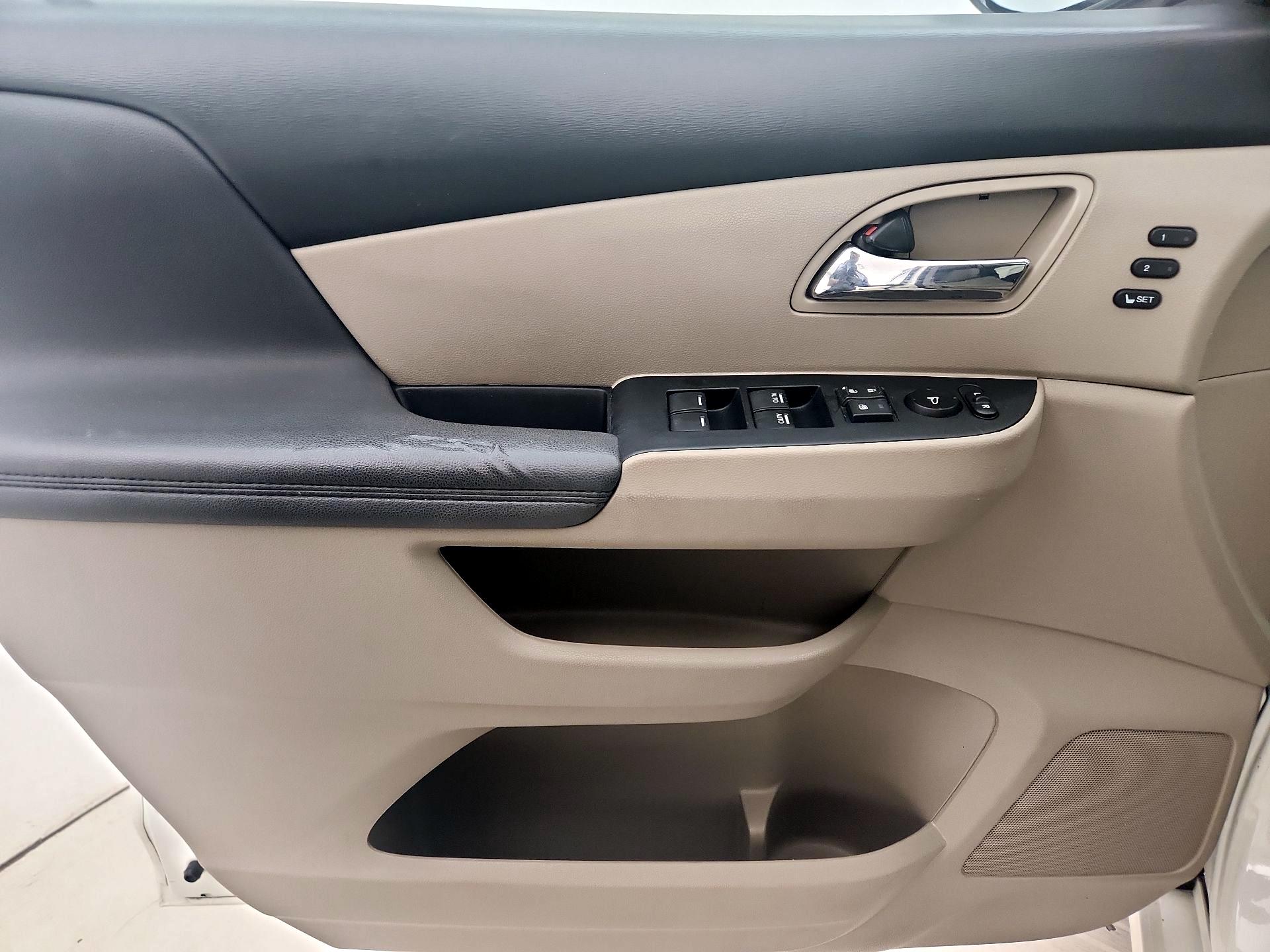 Thumbnail: 2017 Honda Odyssey - 12