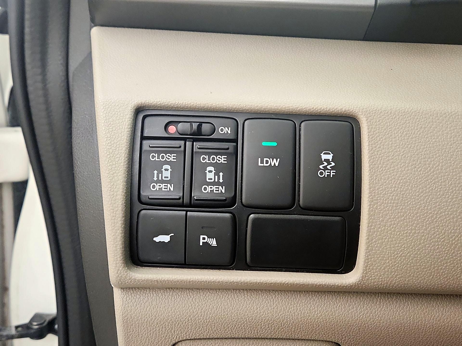 Thumbnail: 2017 Honda Odyssey - 13