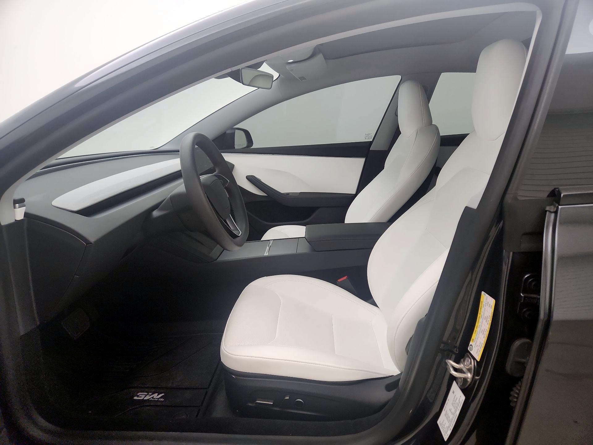 Thumbnail: 2024 Tesla Model 3 - 11