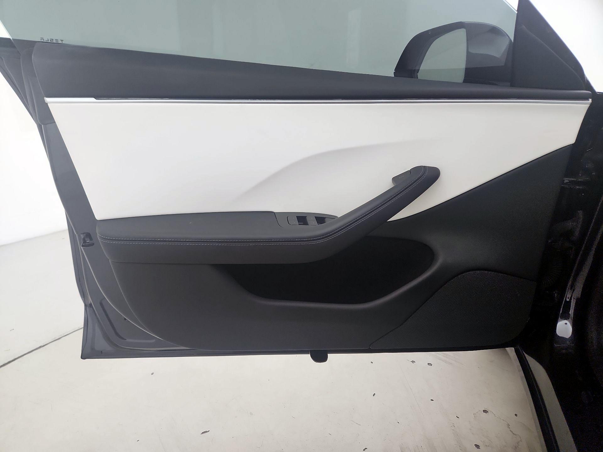 Thumbnail: 2024 Tesla Model 3 - 12