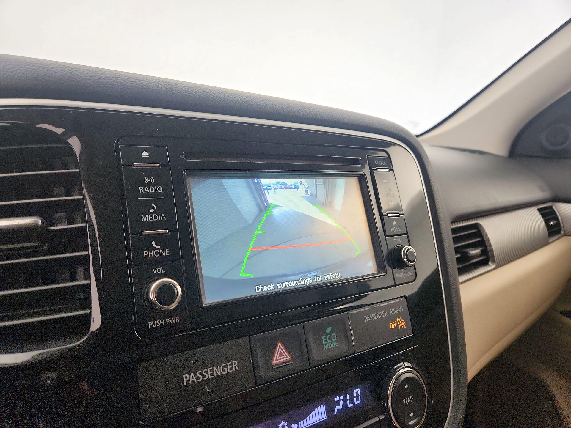 Thumbnail: 2016 Mitsubishi Outlander - 14