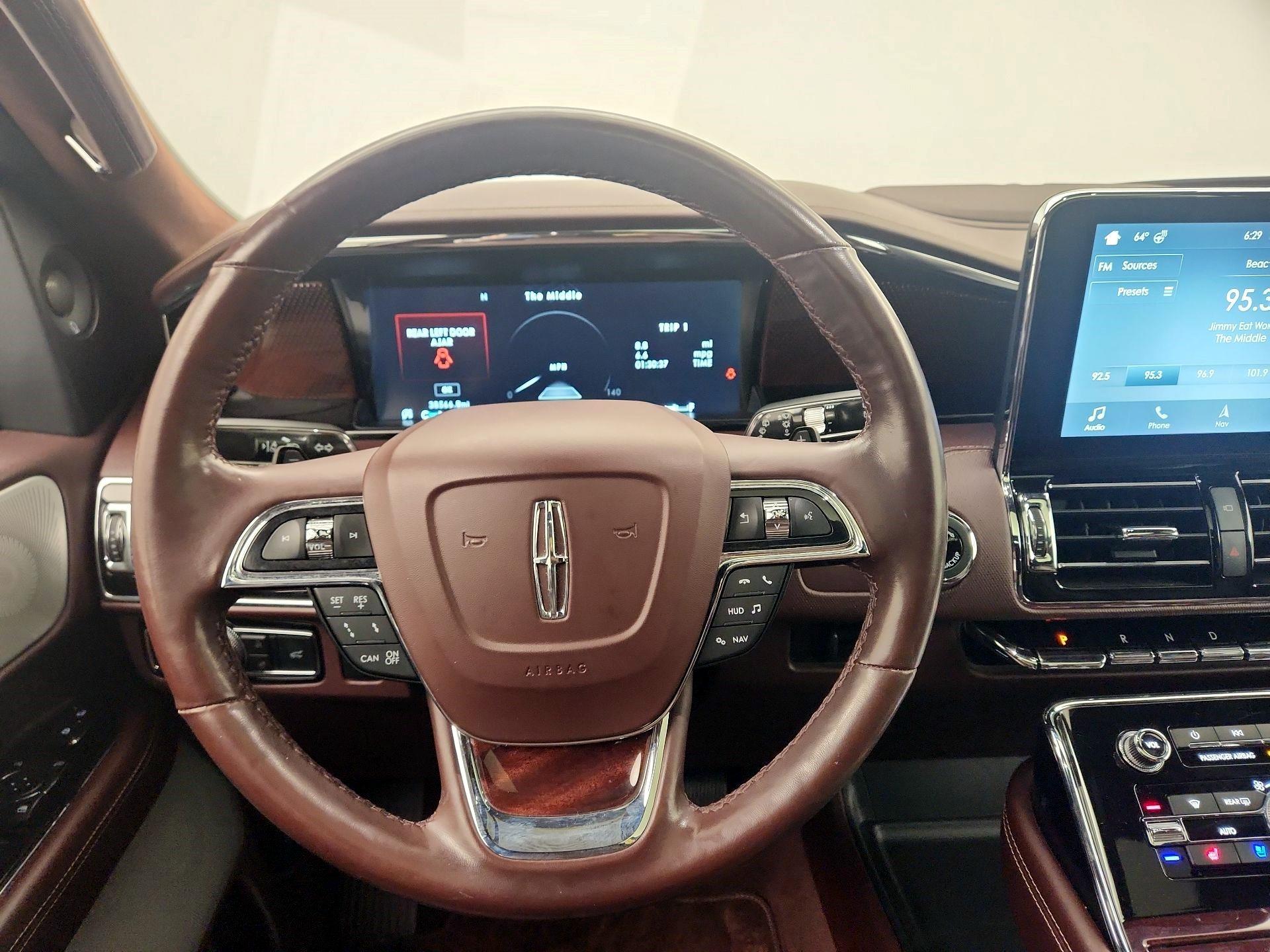 Thumbnail: 2019 Lincoln Navigator - 10