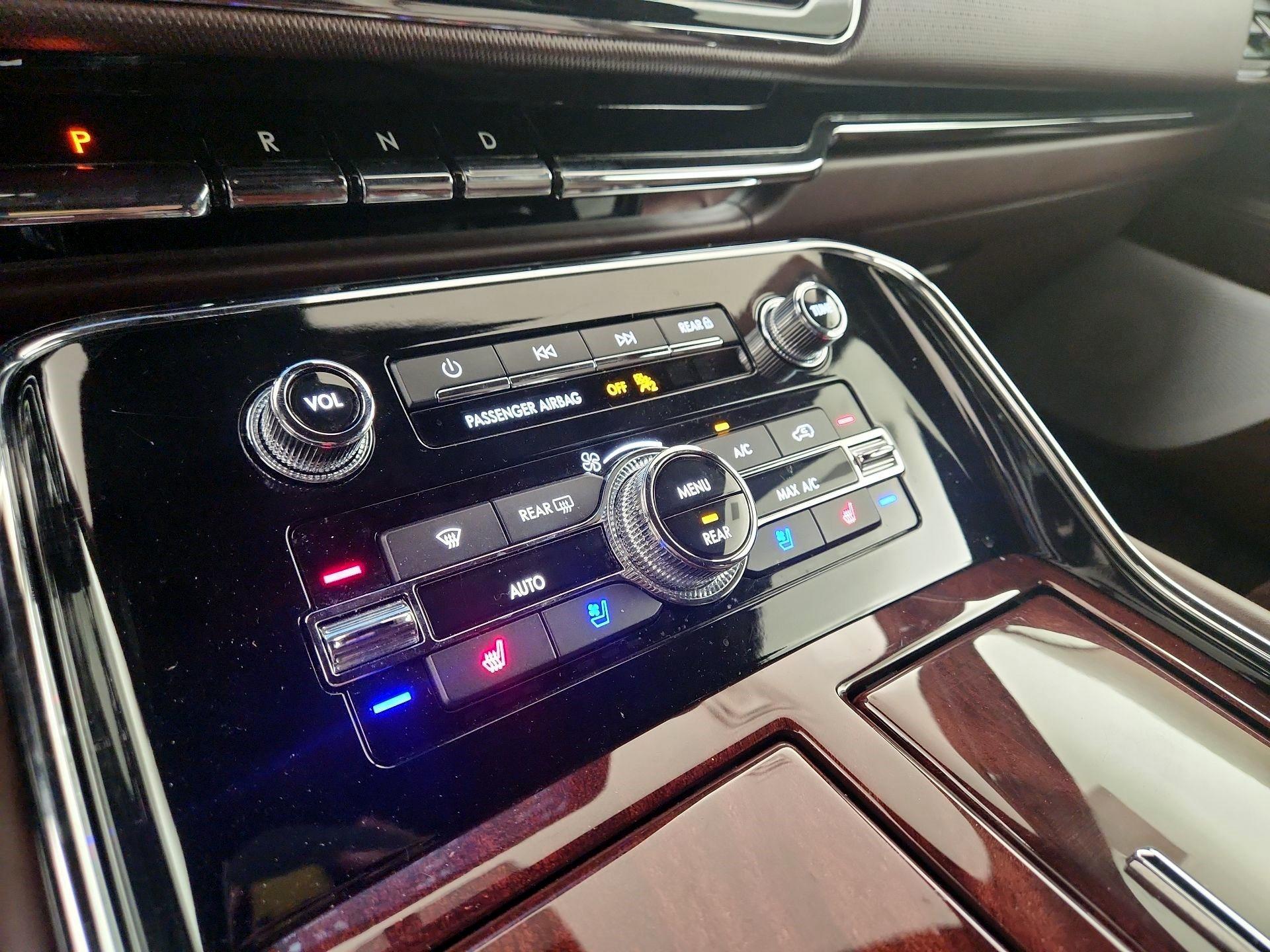 Thumbnail: 2019 Lincoln Navigator - 17