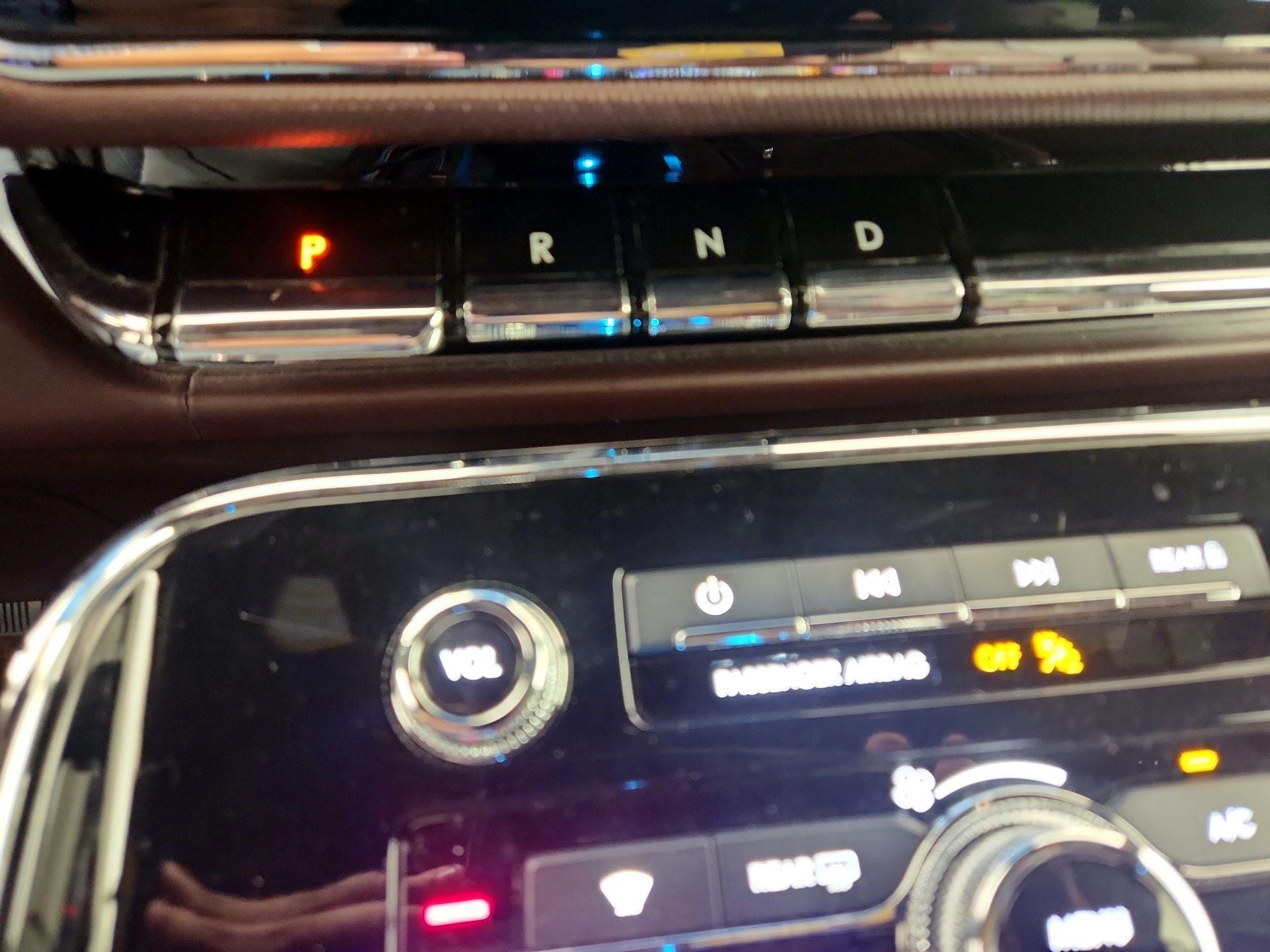 Thumbnail: 2019 Lincoln Navigator - 18