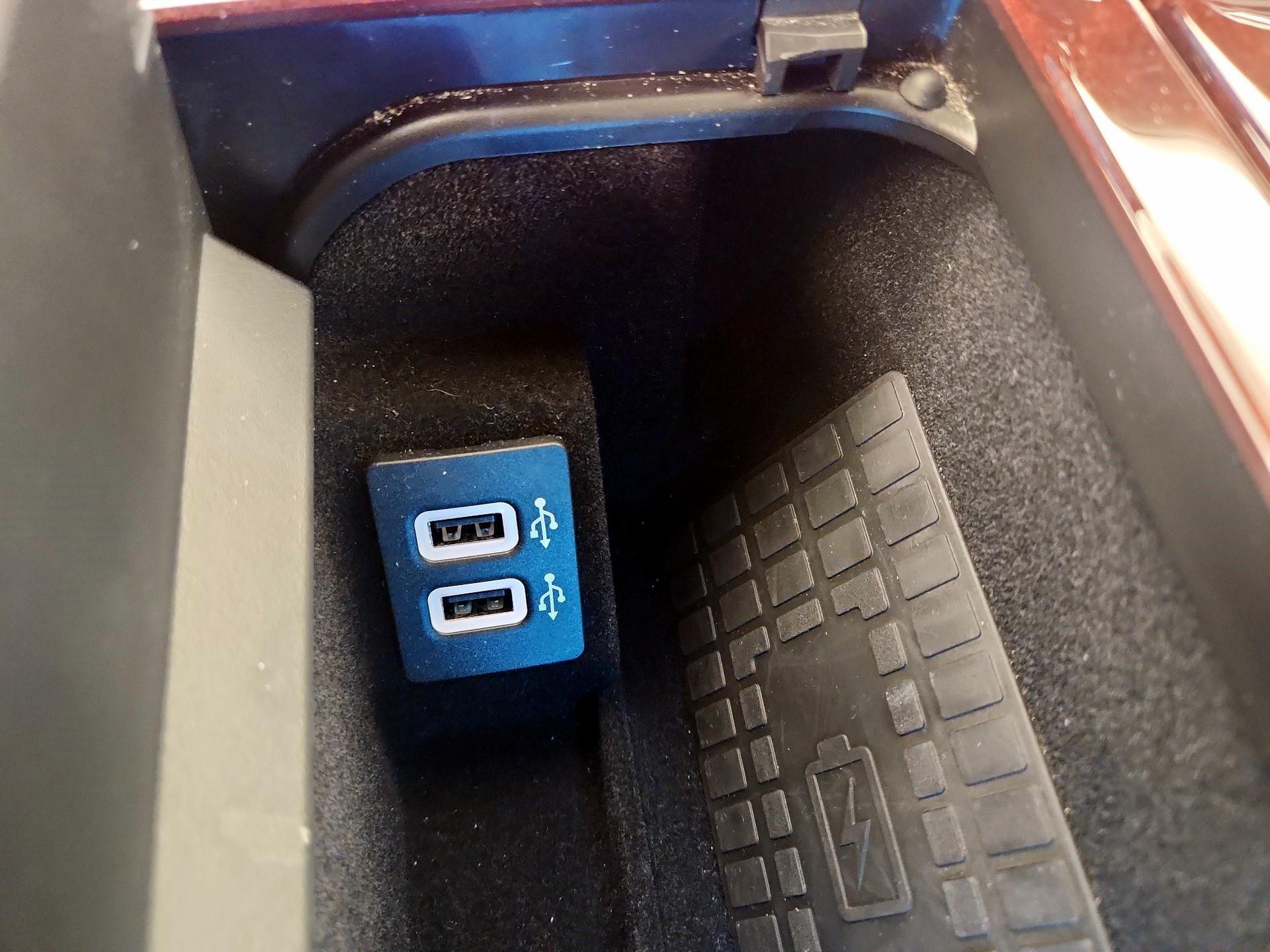 Thumbnail: 2019 Lincoln Navigator - 19