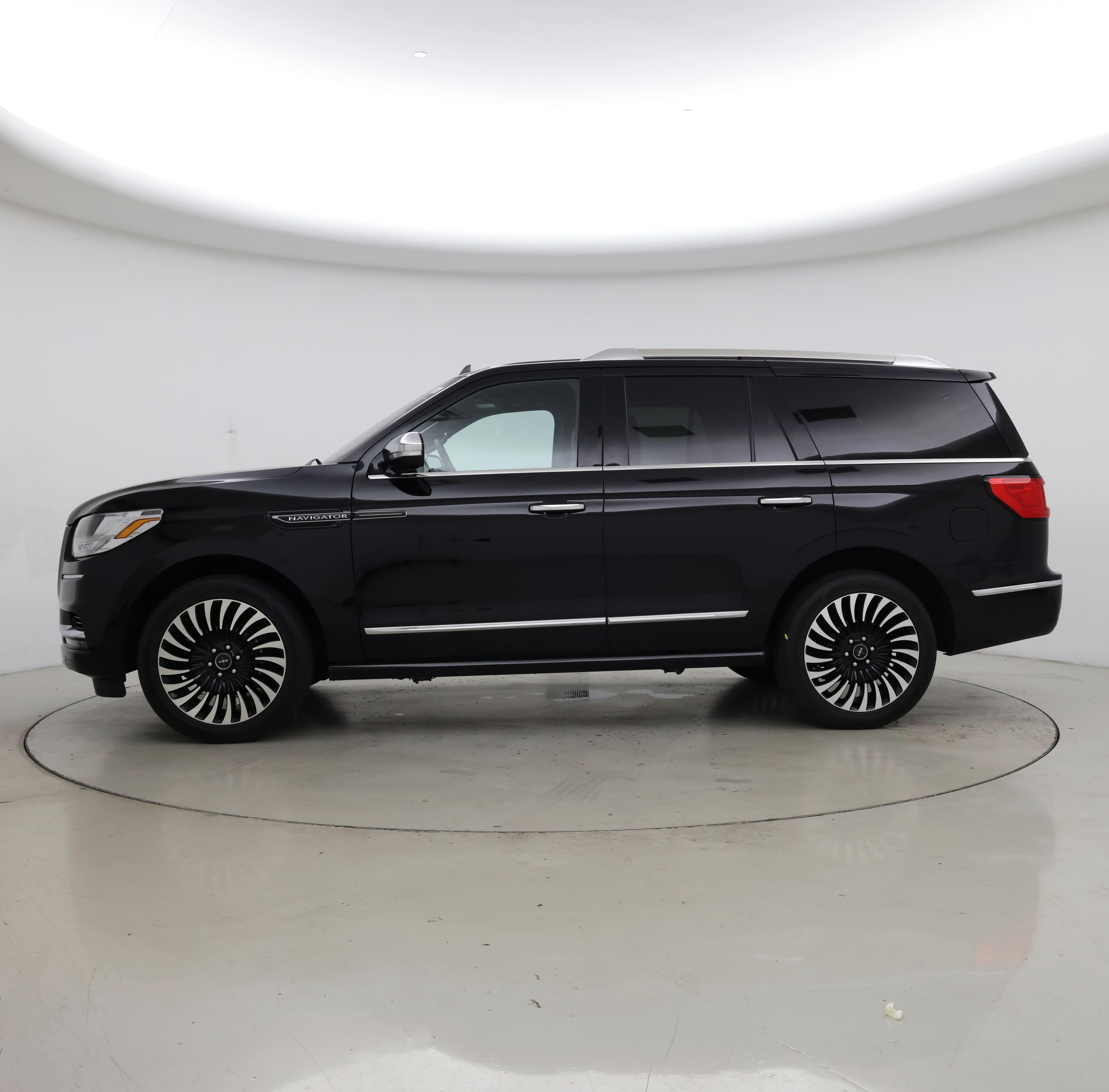 Thumbnail: 2019 Lincoln Navigator - 3