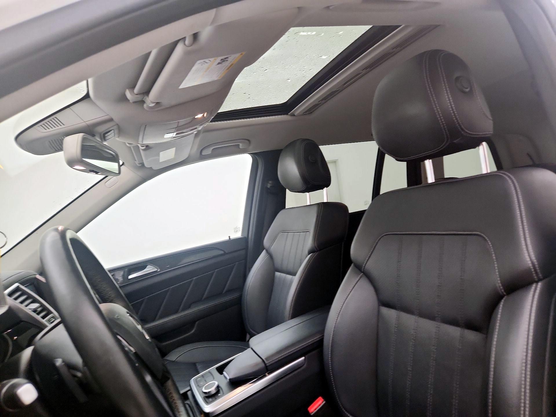 Thumbnail: 2016 Mercedes-Benz GL-Class - 19