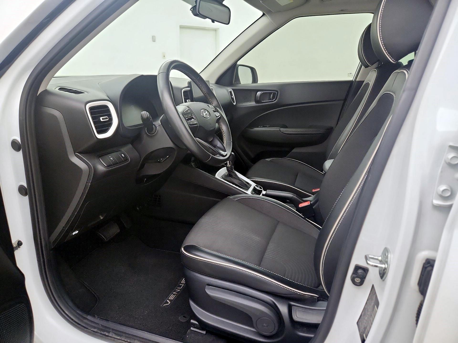 Thumbnail: 2023 Hyundai Venue - 11