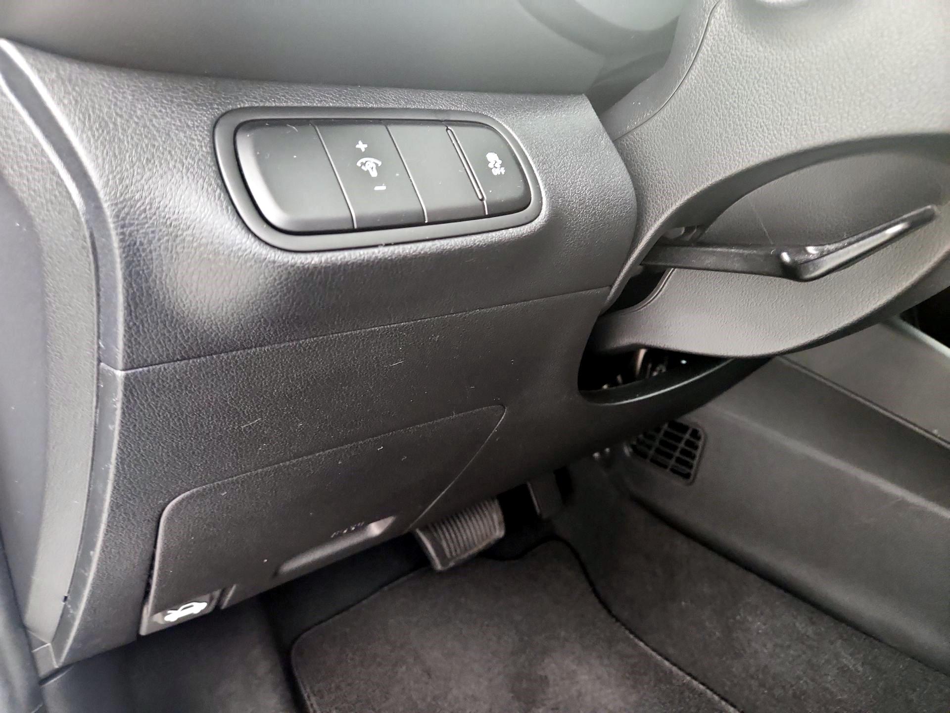 Thumbnail: 2023 Hyundai Venue - 13