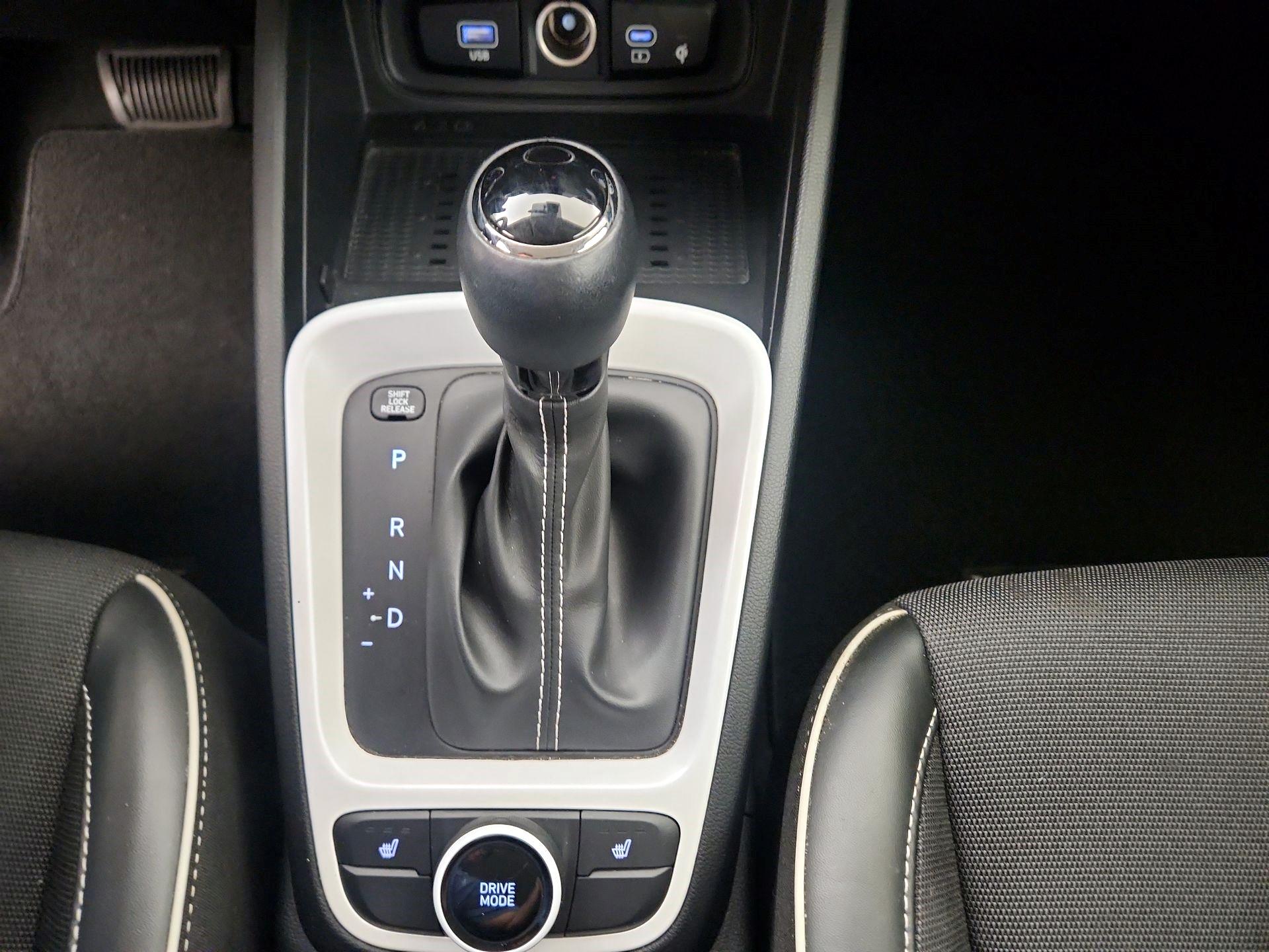 Thumbnail: 2023 Hyundai Venue - 18