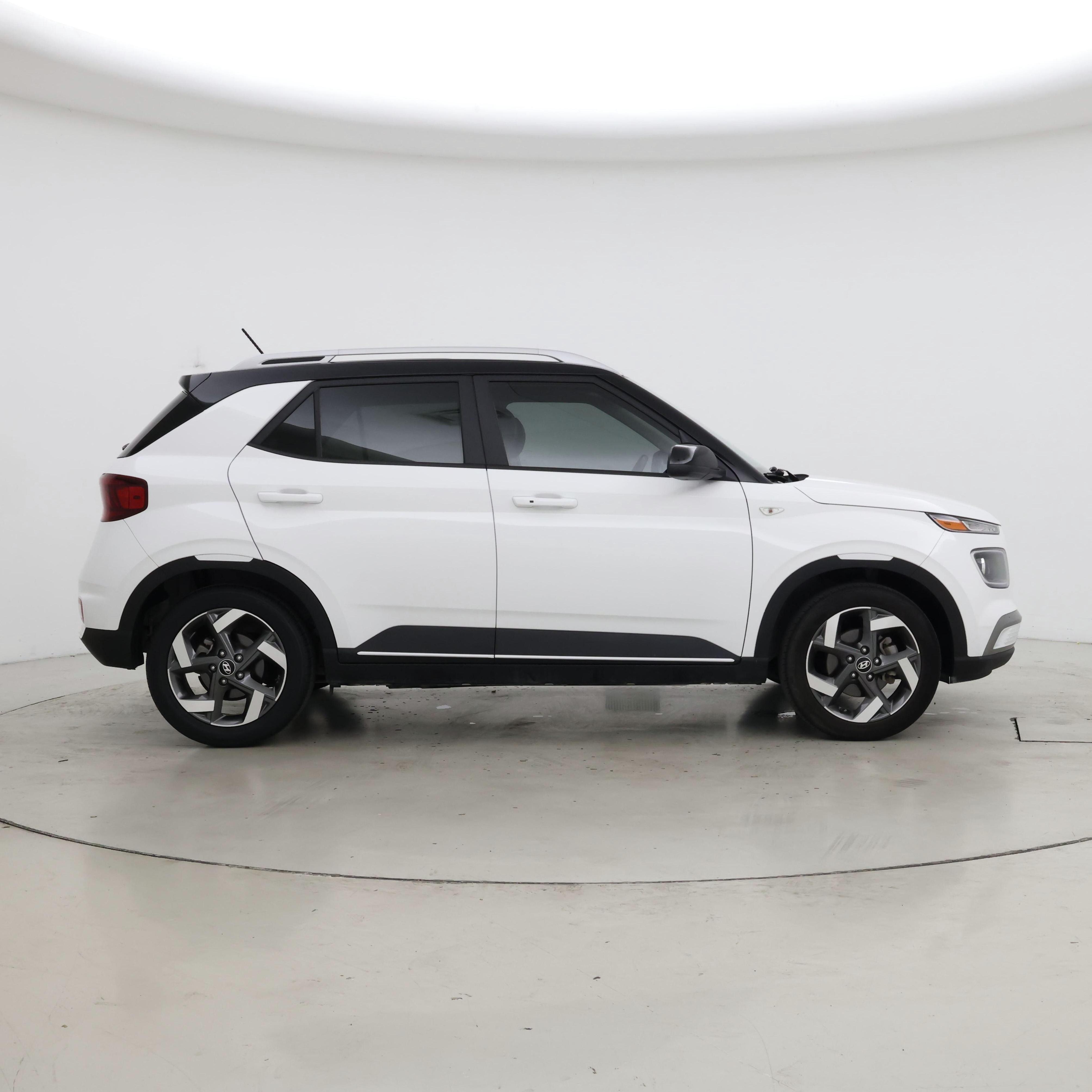 Thumbnail: 2023 Hyundai Venue - 7