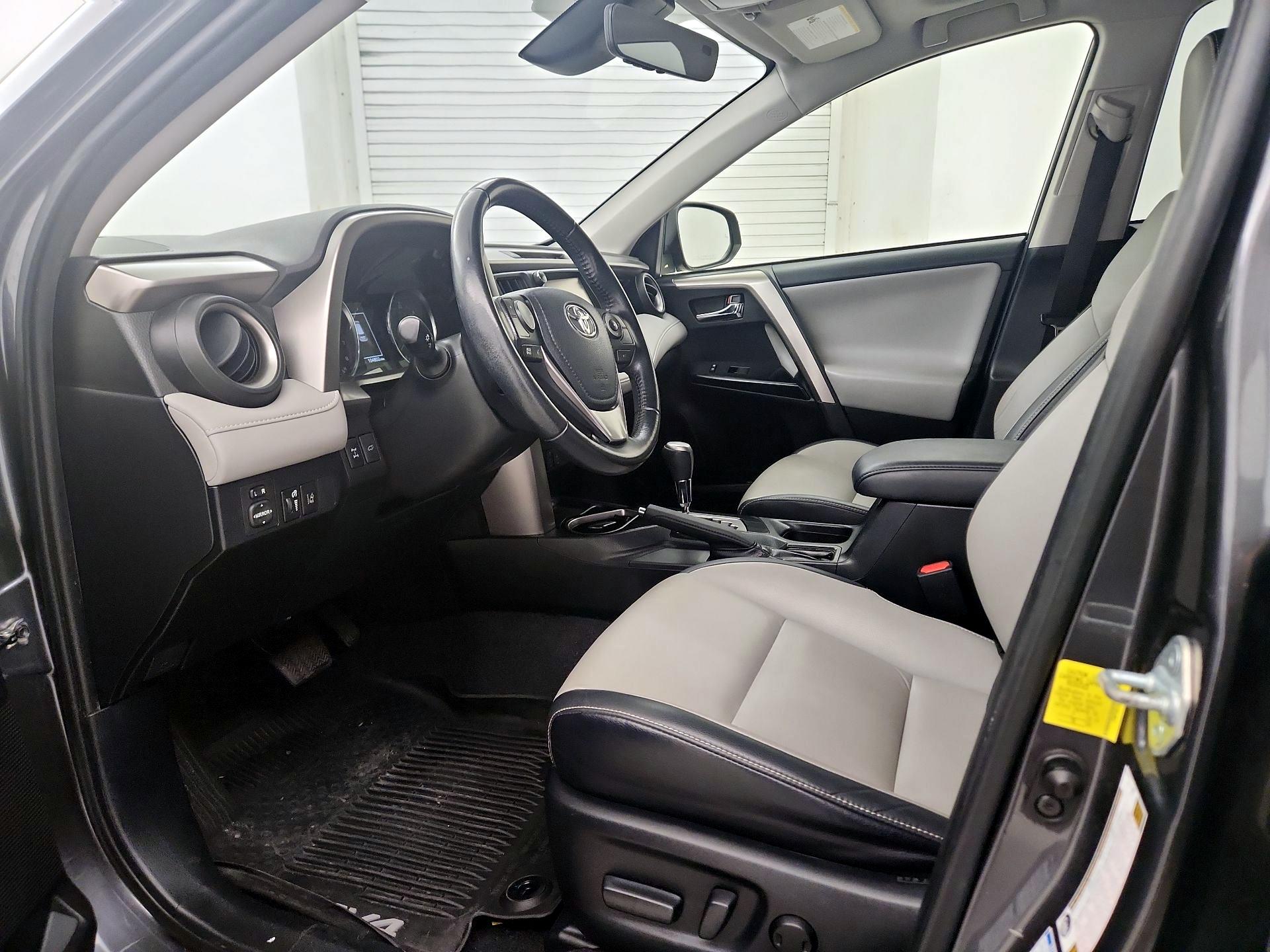 Thumbnail: 2017 Toyota RAV4 - 11