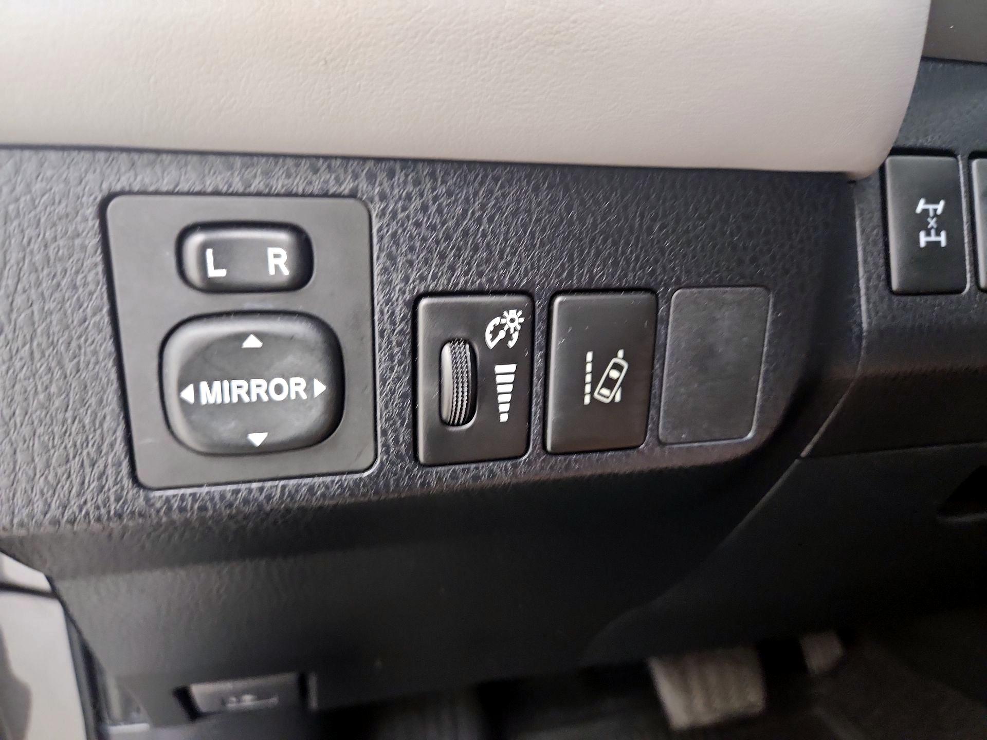 Thumbnail: 2017 Toyota RAV4 - 13