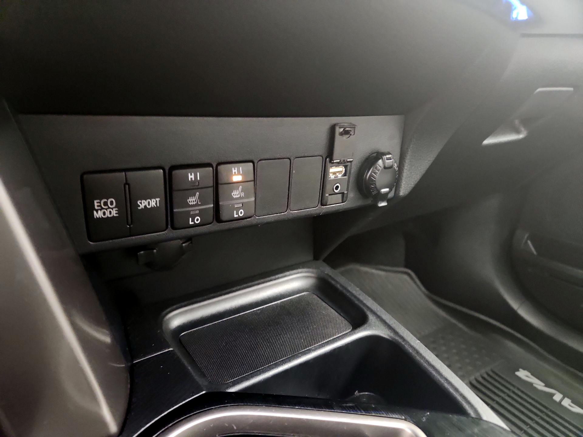 Thumbnail: 2017 Toyota RAV4 - 18